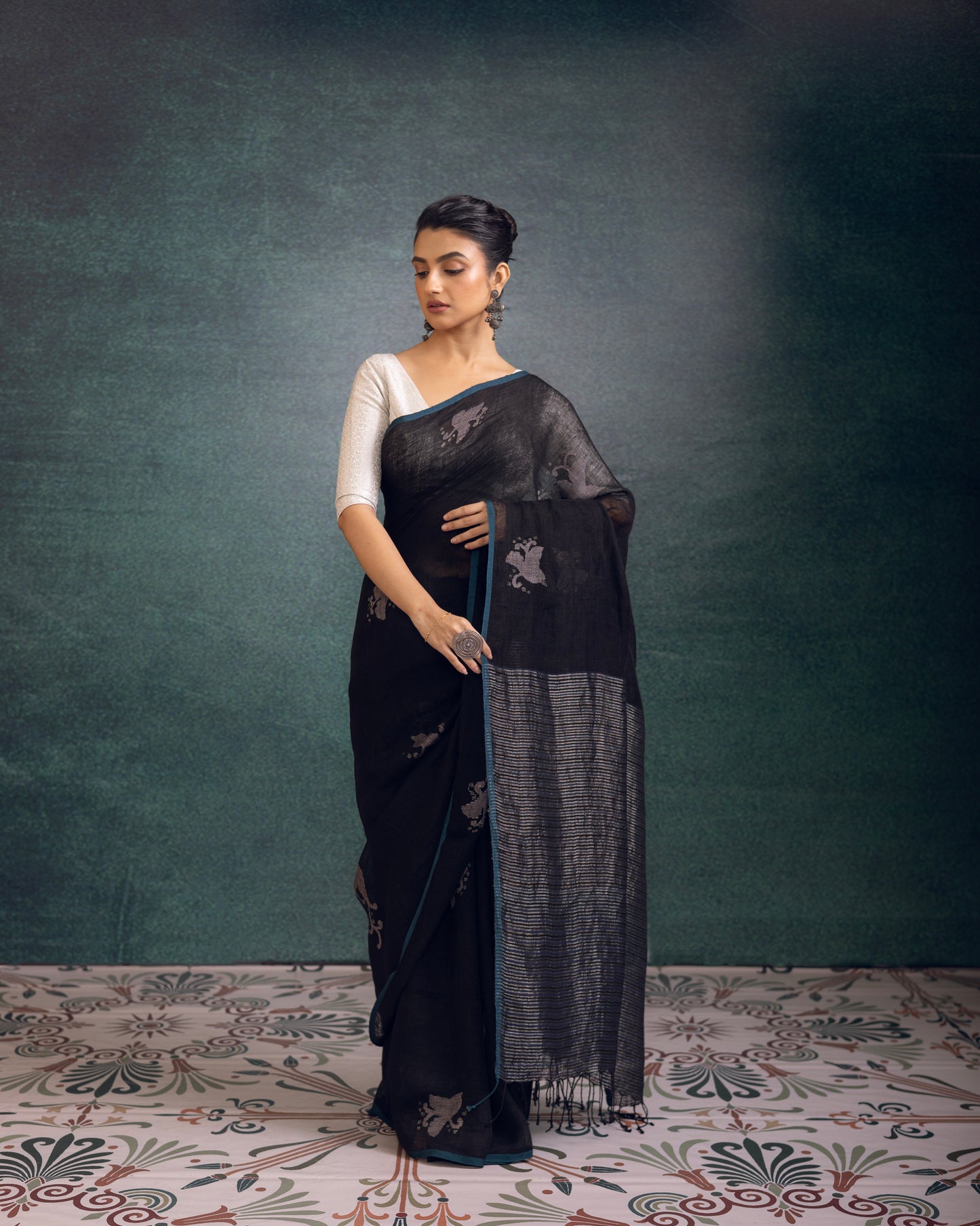 Black Pure Linen Jamdani Handloom Saree