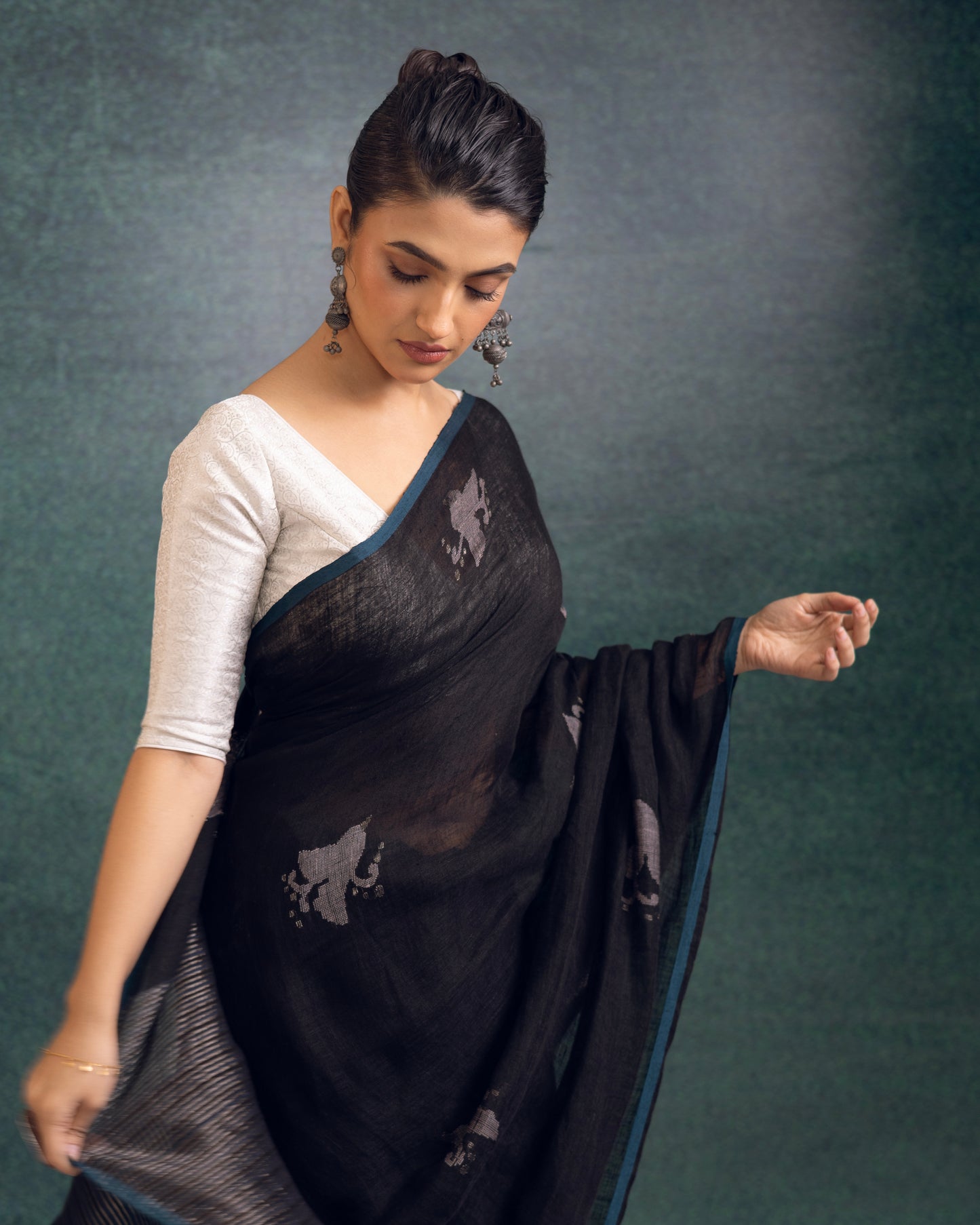 Black Pure Linen Jamdani Handloom Saree
