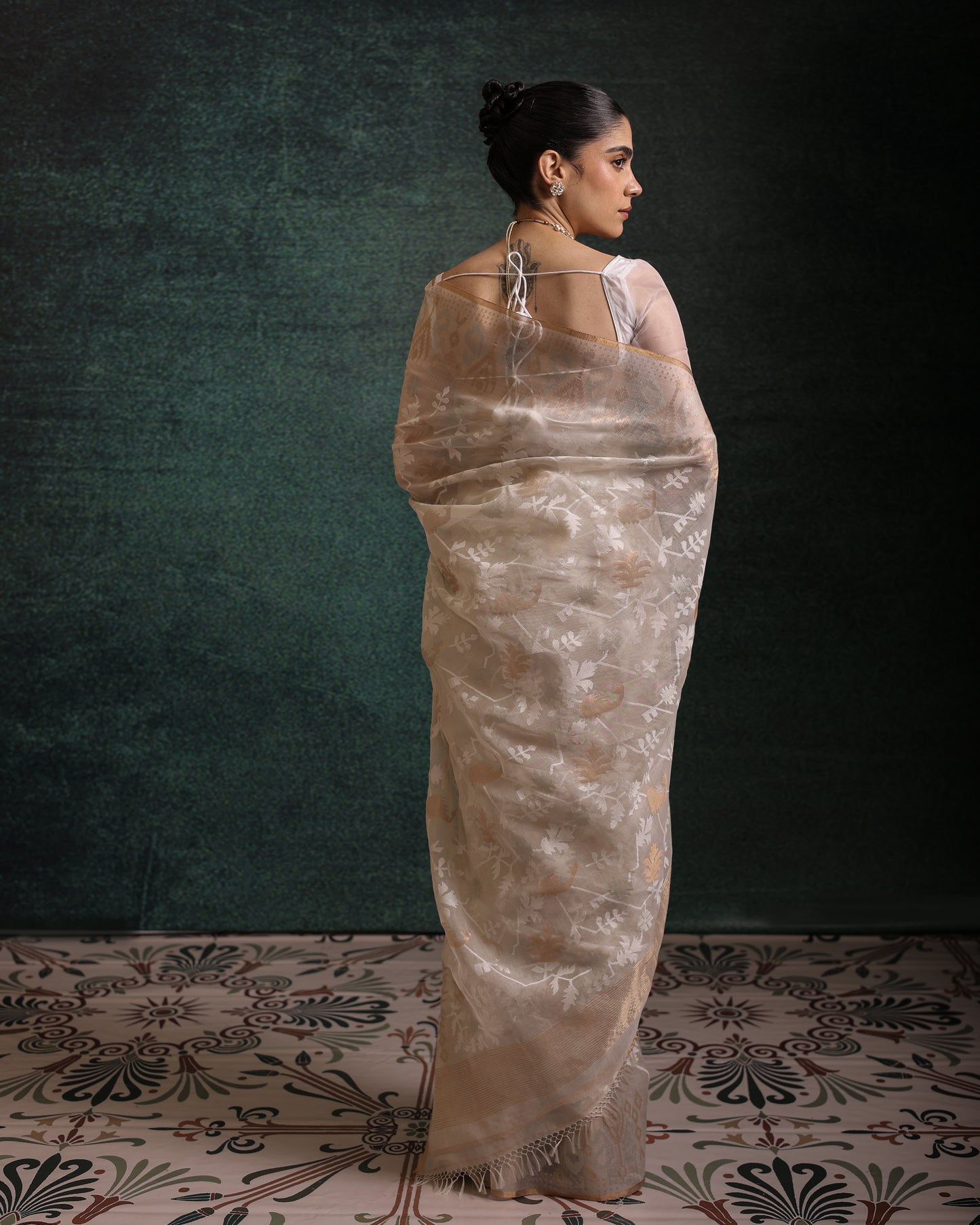 White Pure Organza Traditional Jamdani Handloom Saree