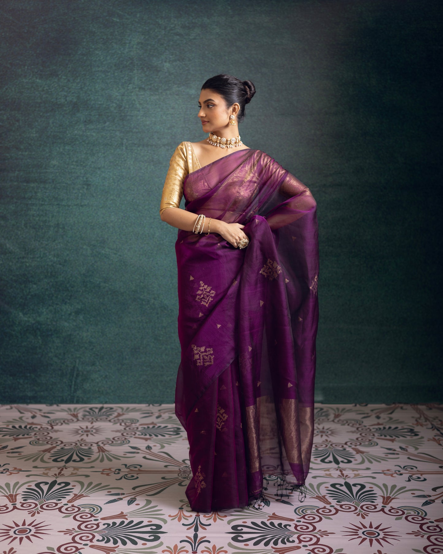 Magenta Pure Organza Silk Jamdani Handloom Saree