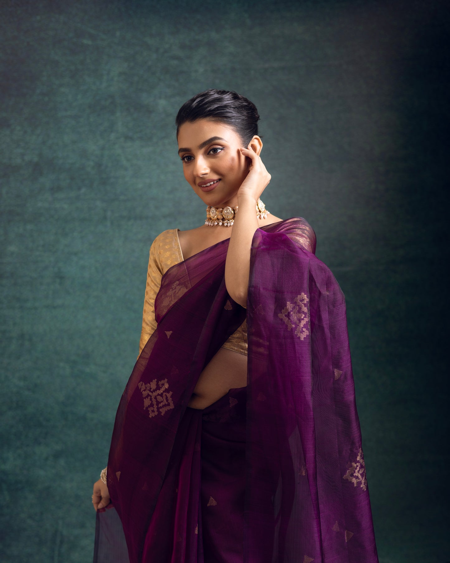 Magenta Pure Organza Silk Jamdani Handloom Saree