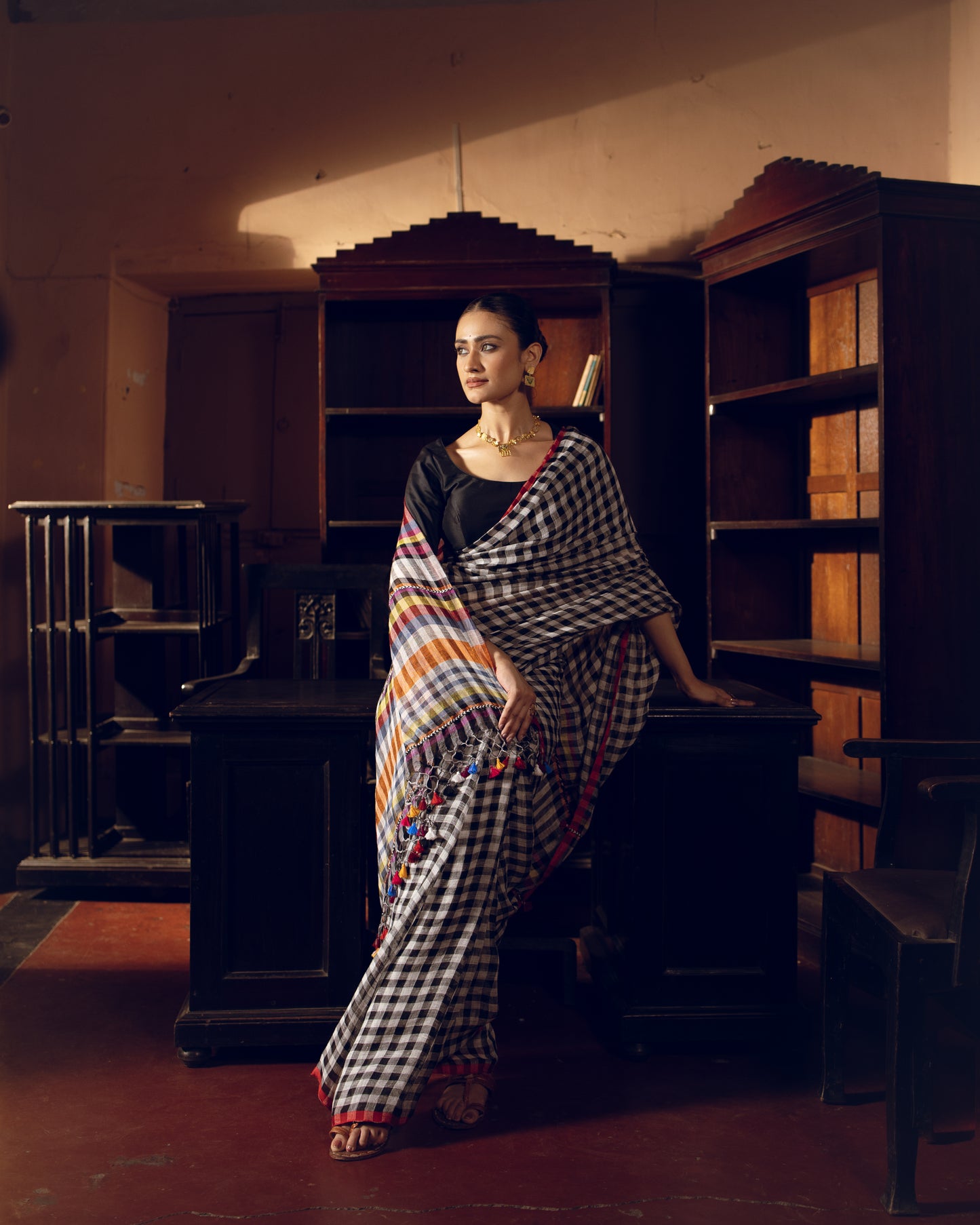 Black & White Pure Linen Handloom Saree