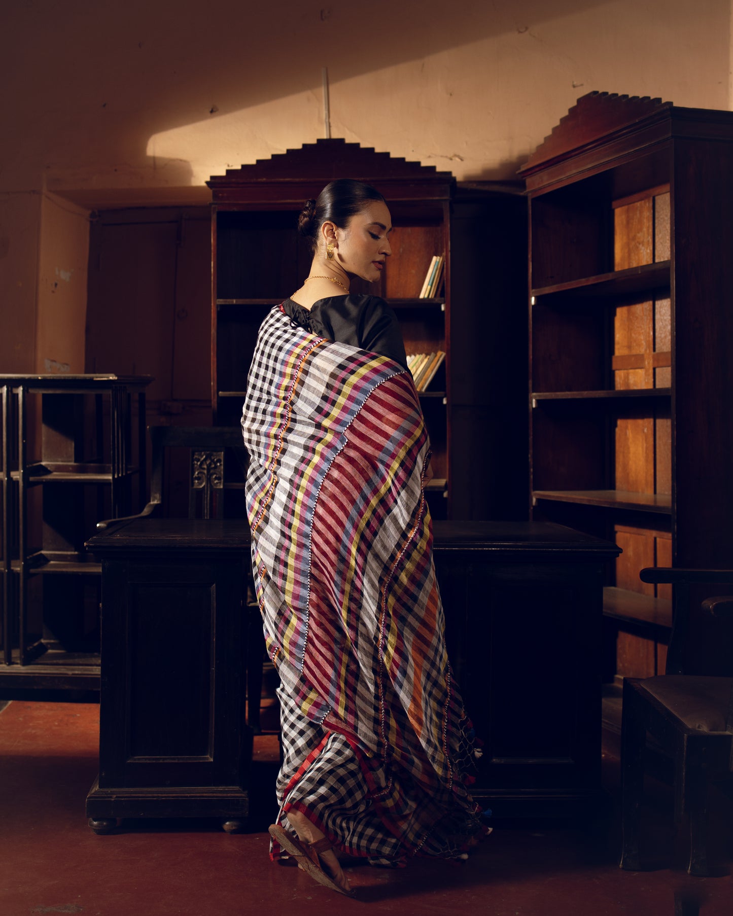 Black & White Pure Linen Handloom Saree