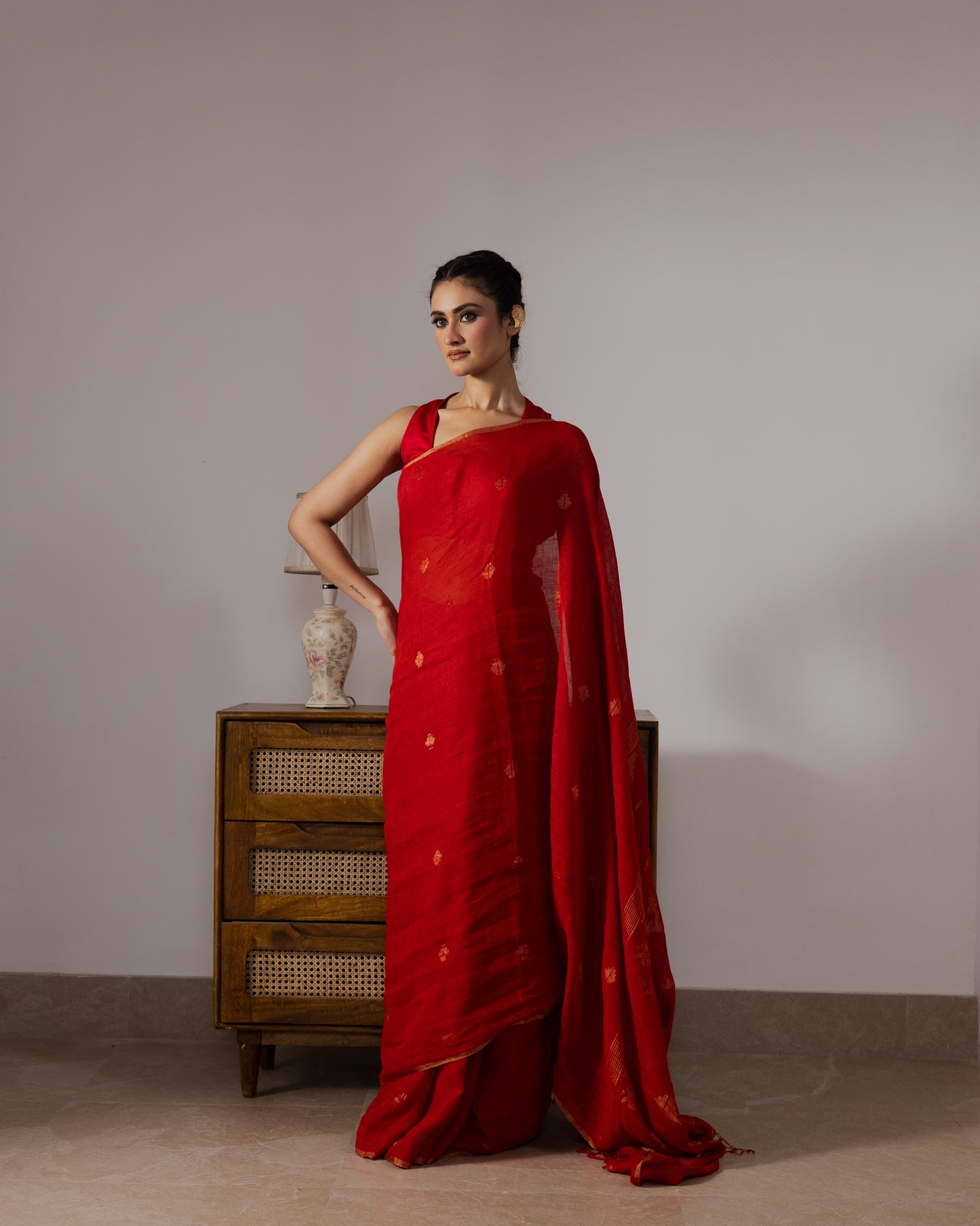 Red Pure Linen Jamdani Handloom Saree