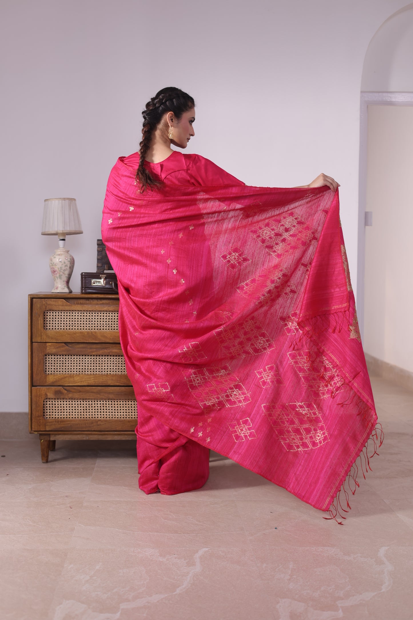 Fuchsia Pure Matka Silk Jamdani Handloom Saree