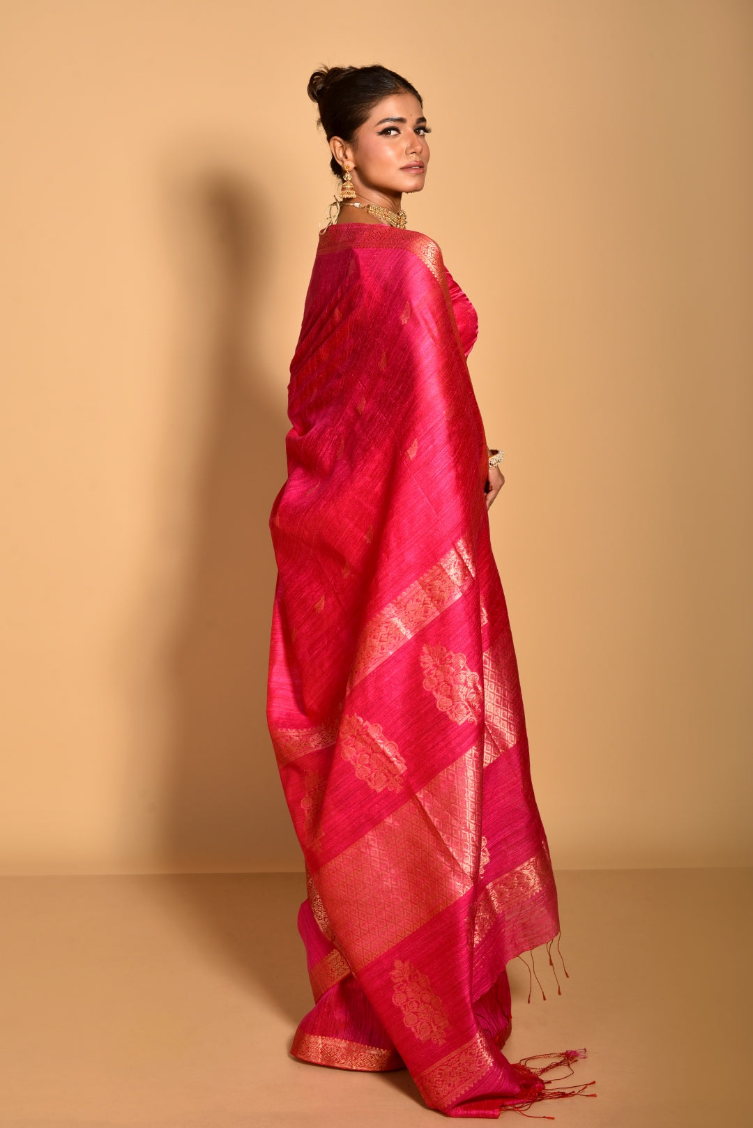 Fuchsia Pure Matka Silk Banrasi Handloom Saree