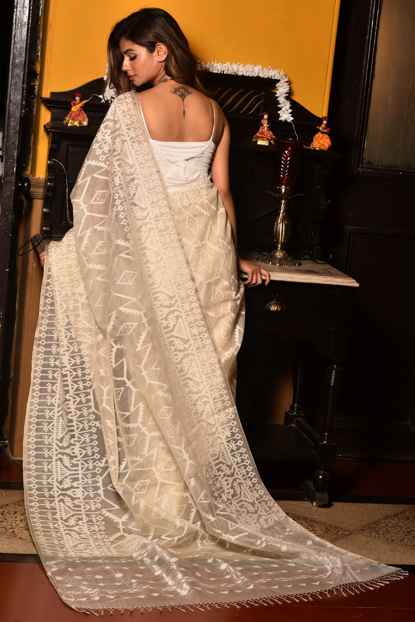 White Pure Organza Traditional Jamdani Handloom Saree