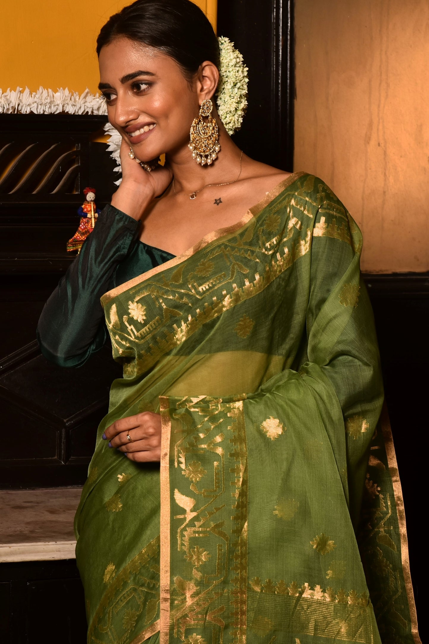 Green Pure Organza Traditional Jamdani Handloom Saree (Pre-Order)