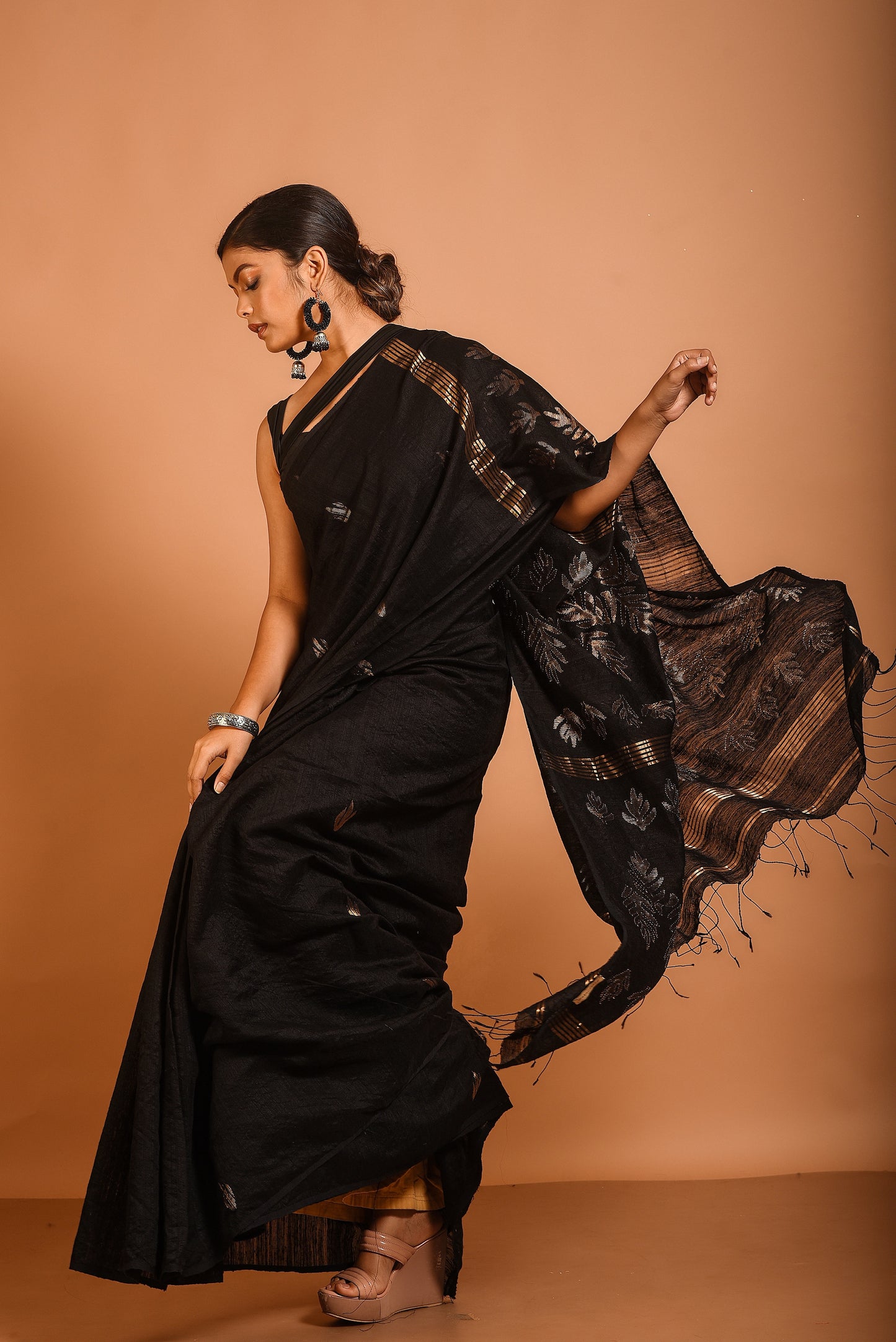 Black Pure Matka Silk Jamdani Handloom Saree