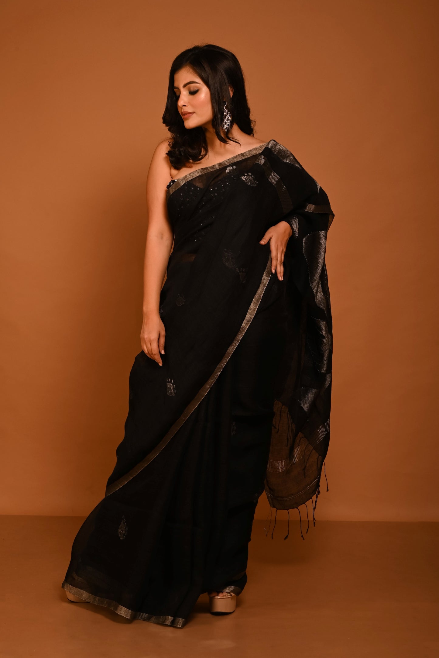 Black Pure Linen Jamdani Handloom Saree
