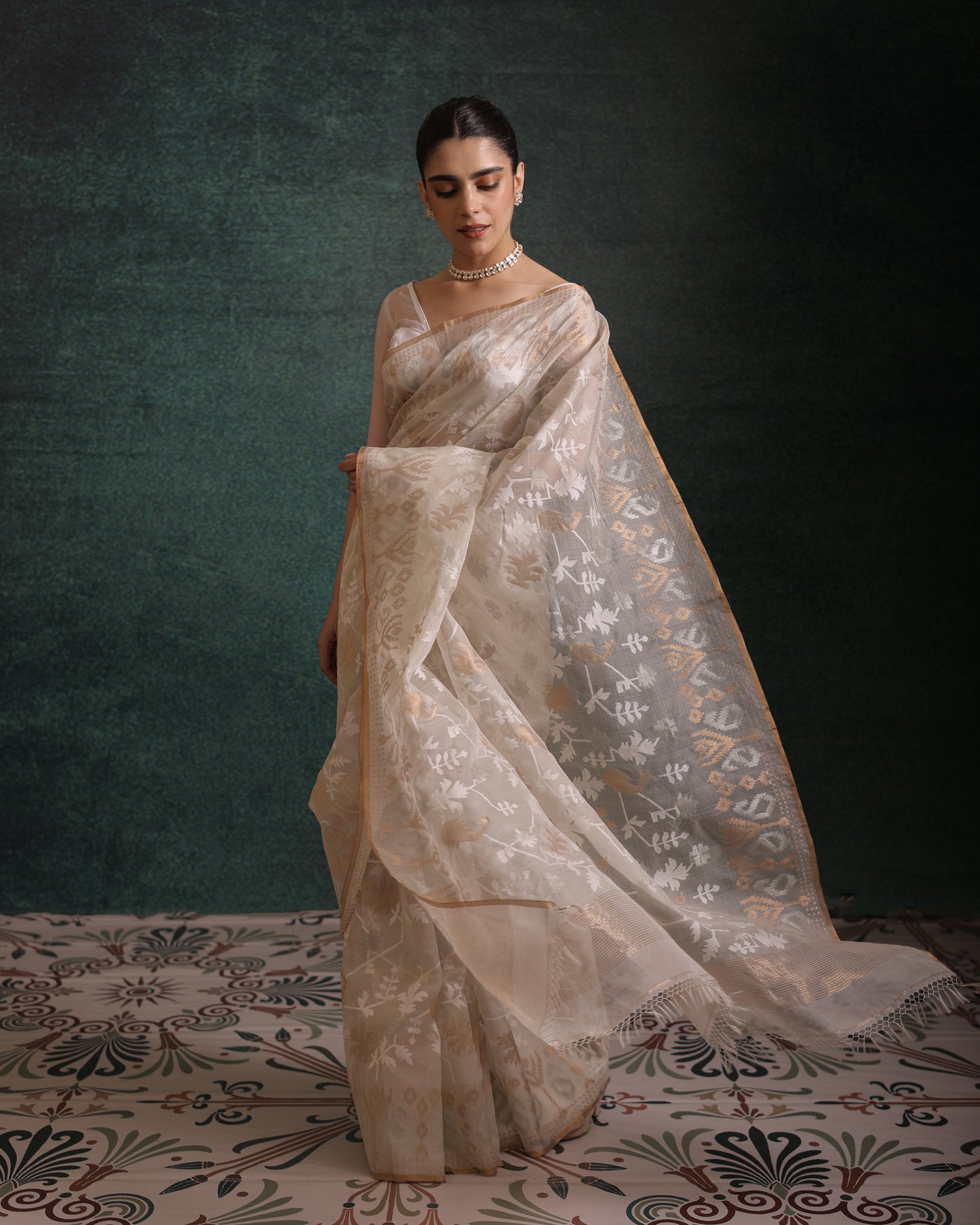 White Pure Organza Traditional Jamdani Handloom Saree