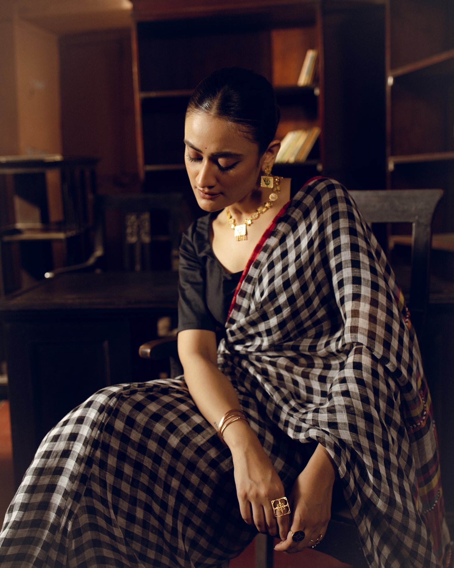 Black & White Pure Linen Handloom Saree