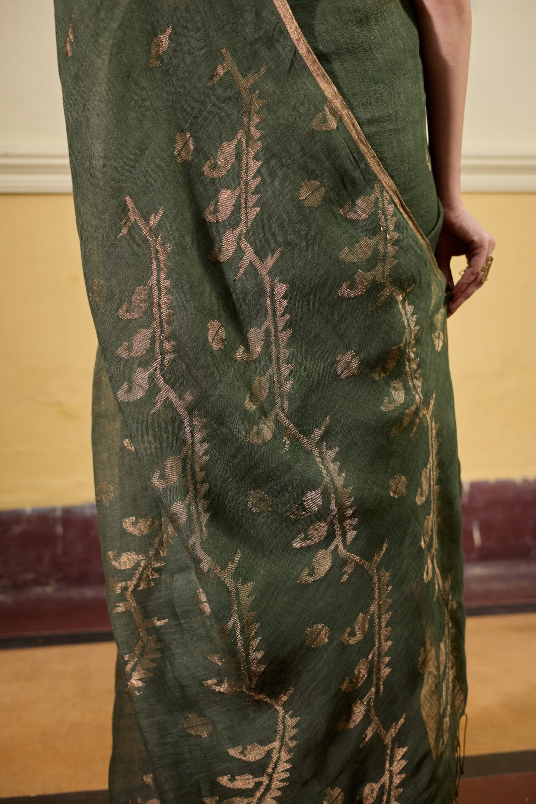 Green Pure Linen Jamdani Handloom Saree