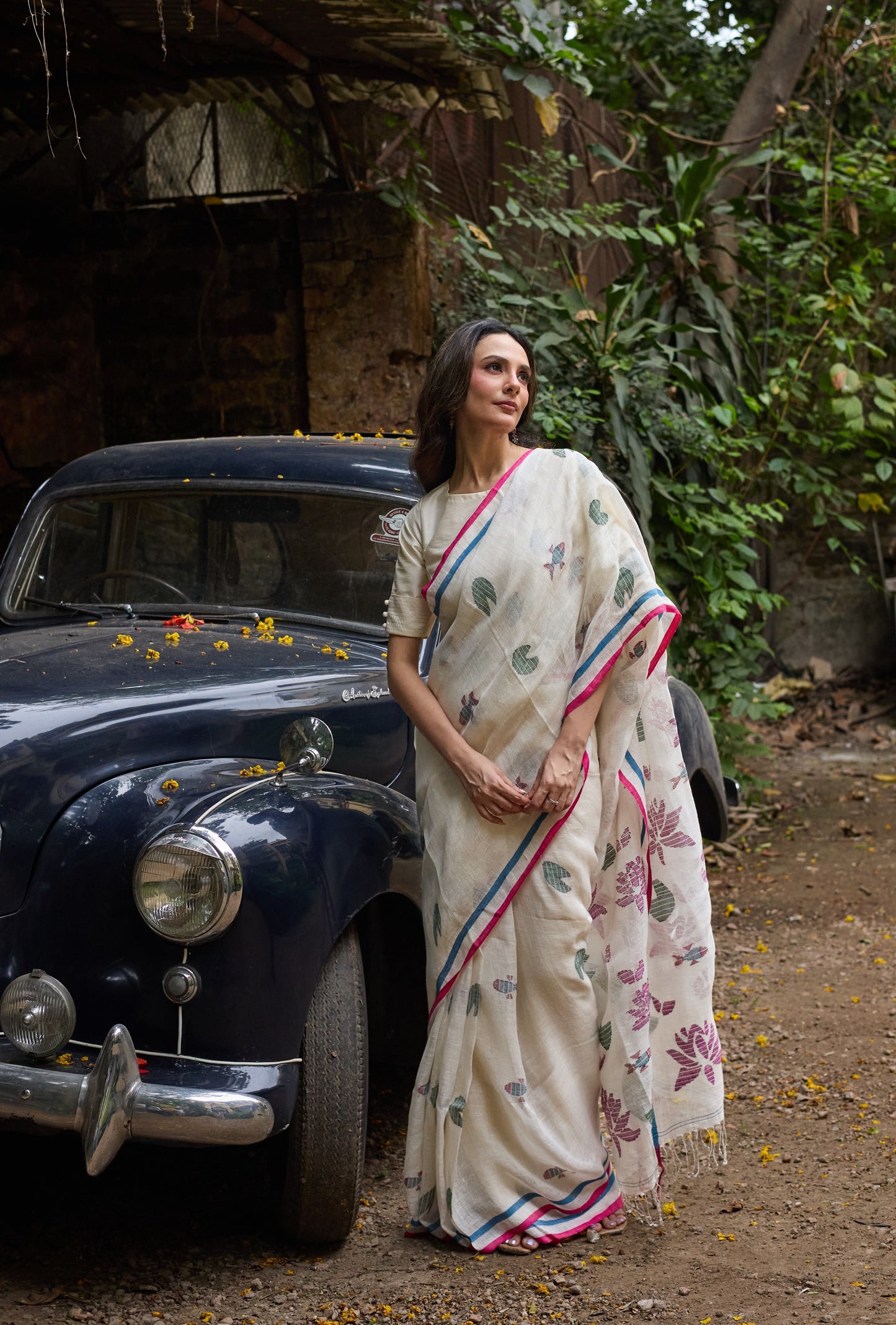 White Pure Linen Jamdani Handloom Saree