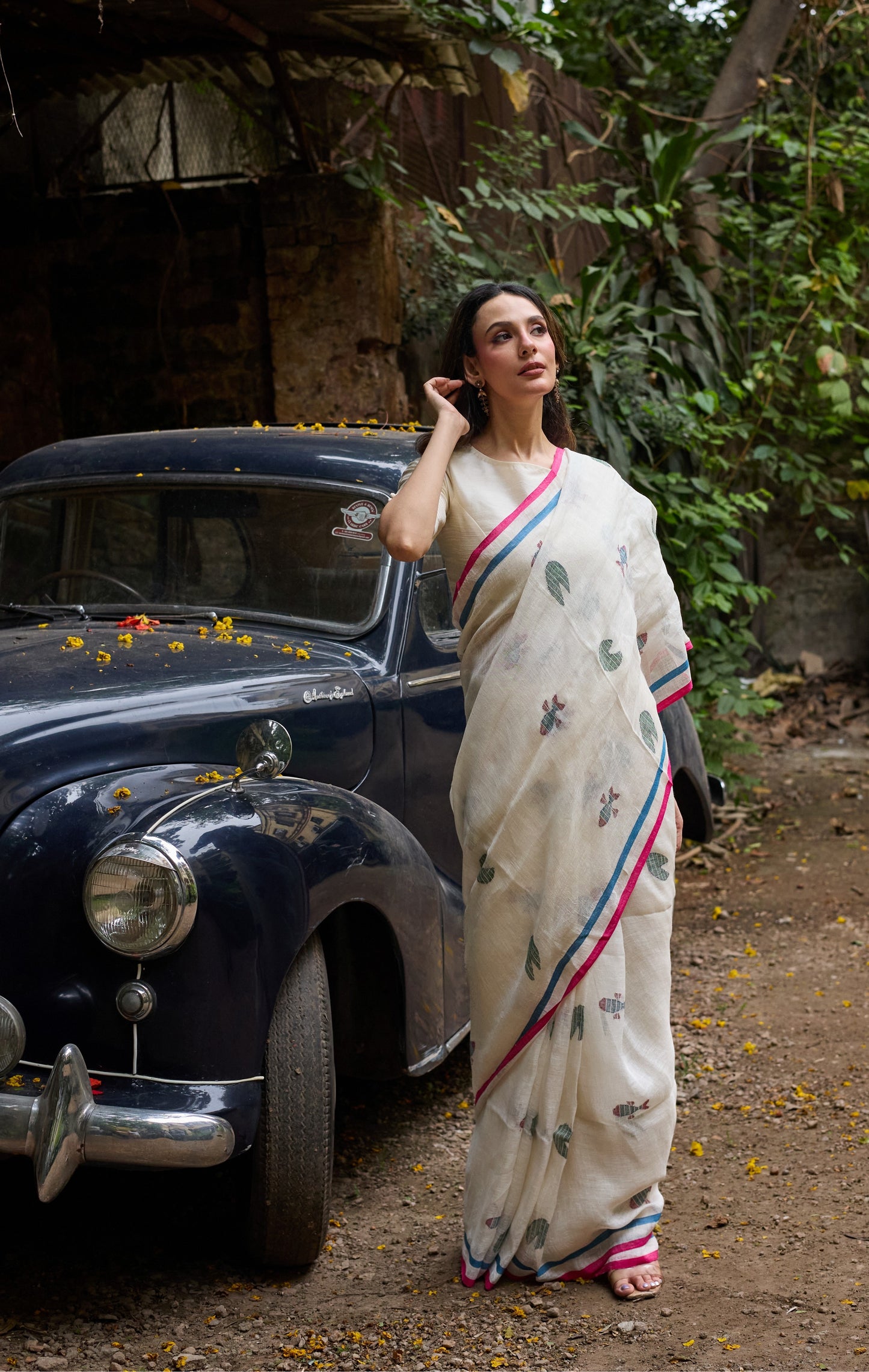White Pure Linen Jamdani Handloom Saree