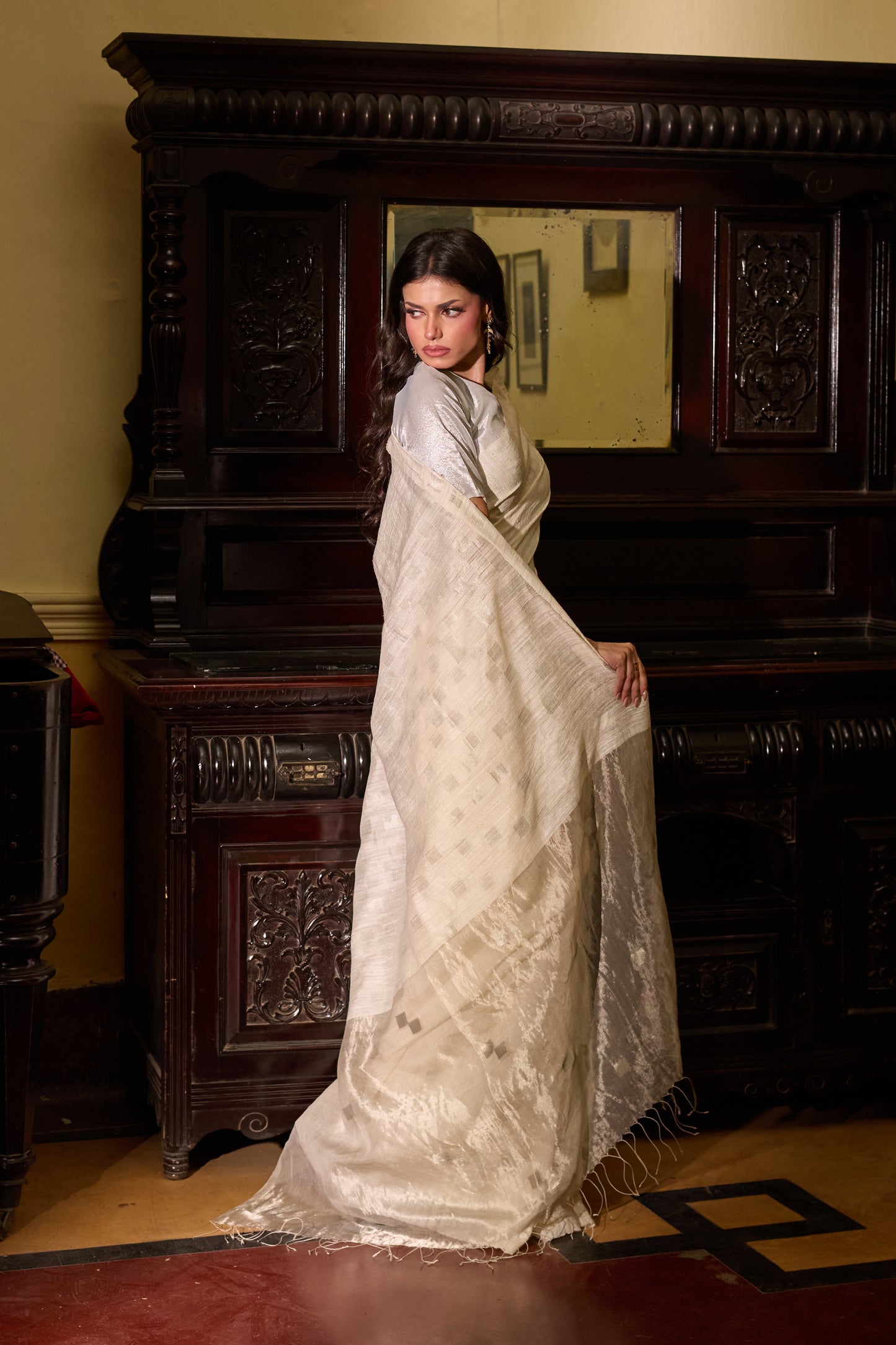 White Pure Matka Silk Jamdani Handloom Saree