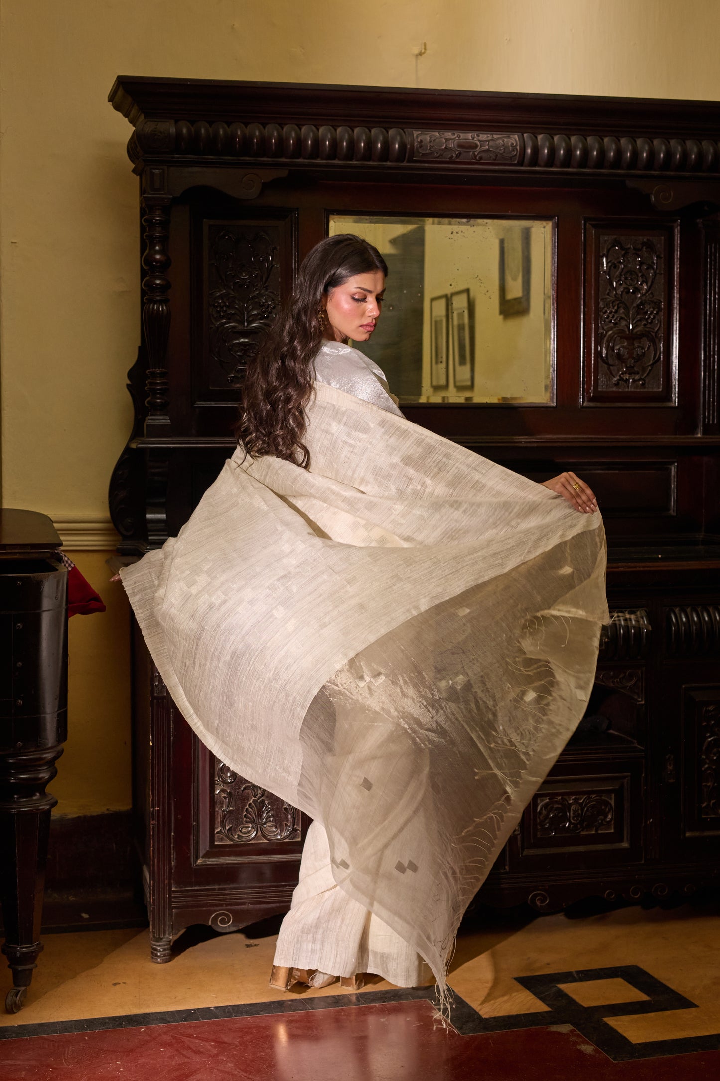 White Pure Matka Silk Jamdani Handloom Saree
