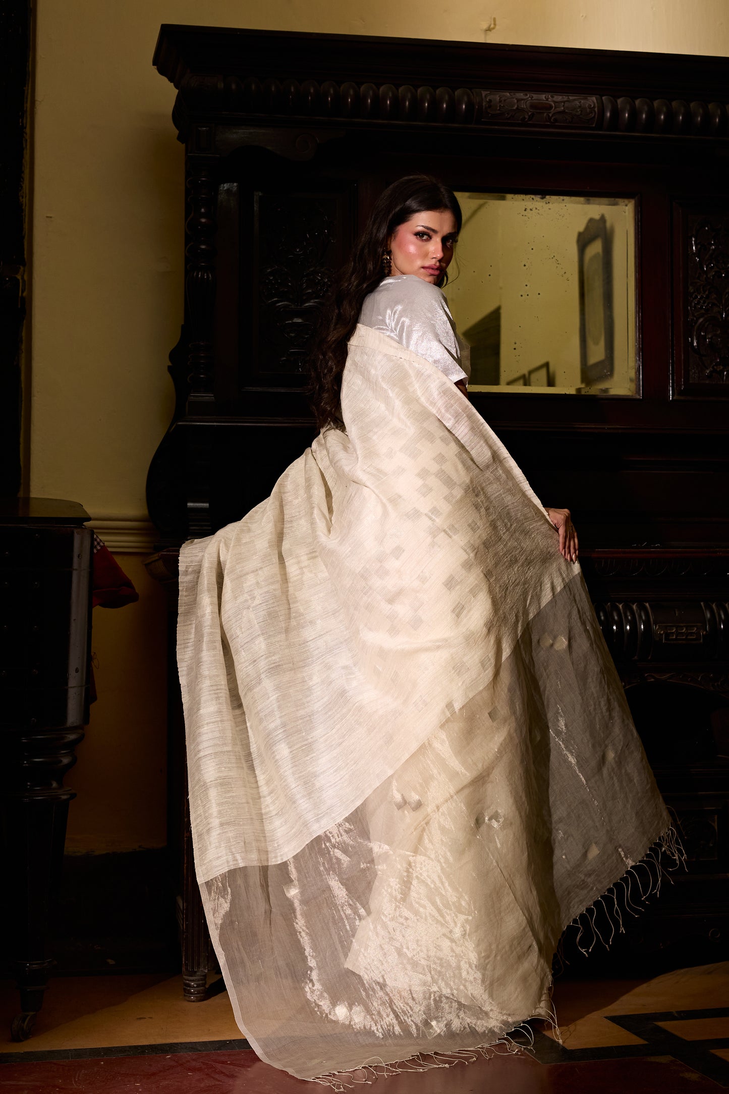 White Pure Matka Silk Jamdani Handloom Saree