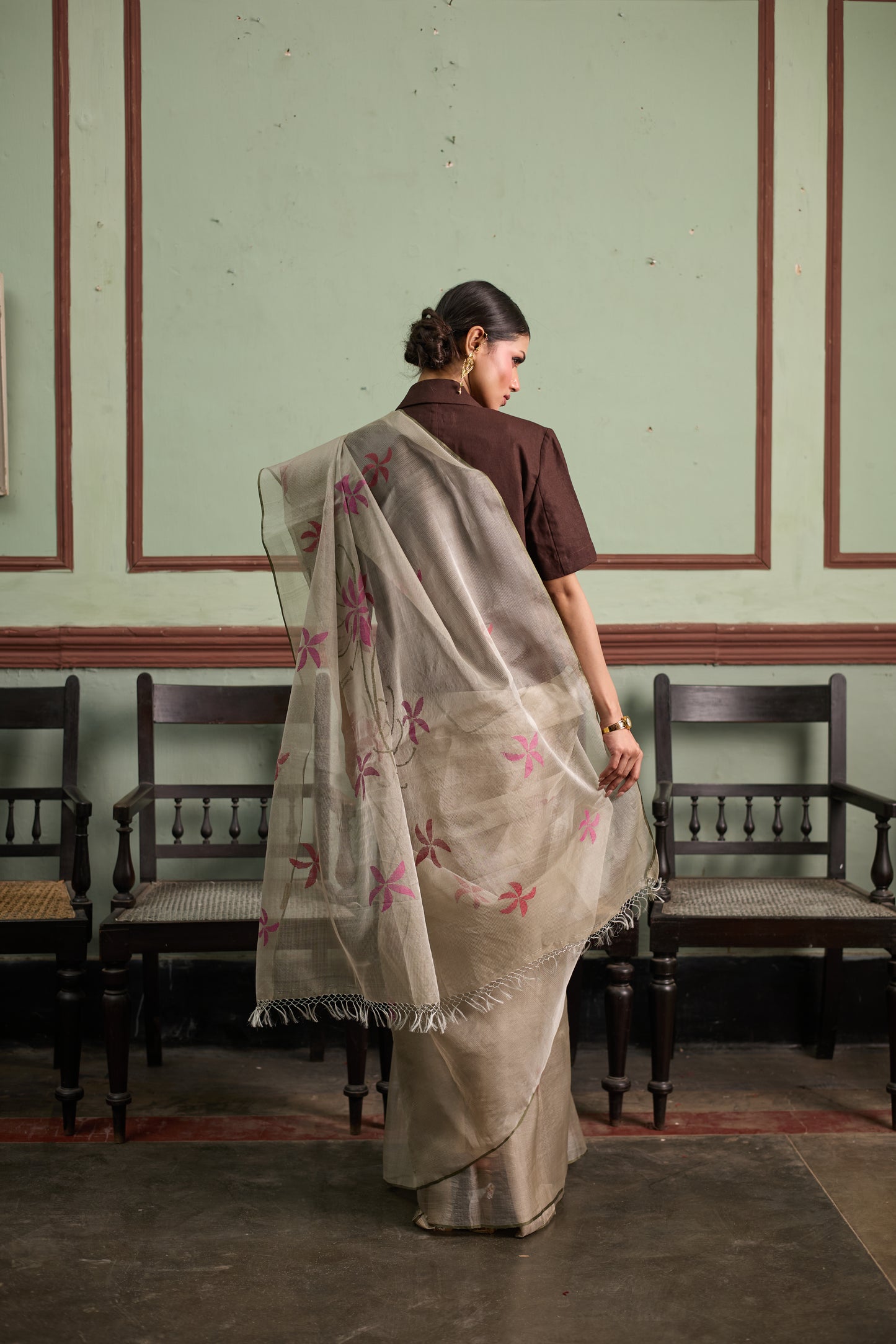 Grey Pure Organza Silk Jamdani Handloom Saree