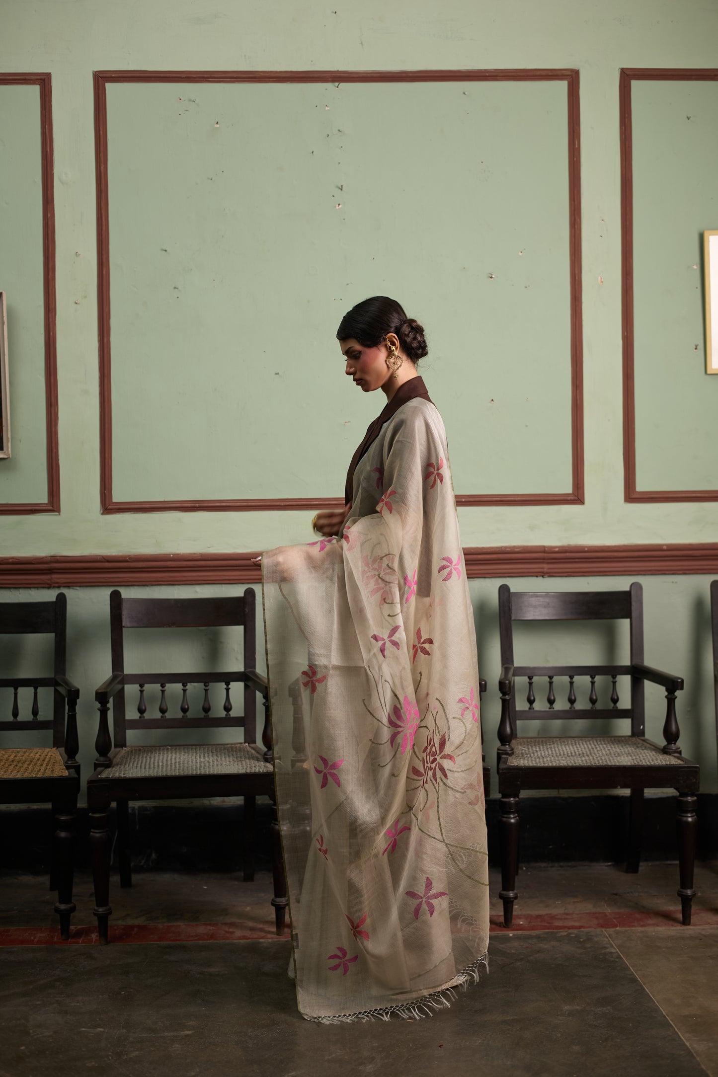 Grey Pure Organza Silk Jamdani Handloom Saree