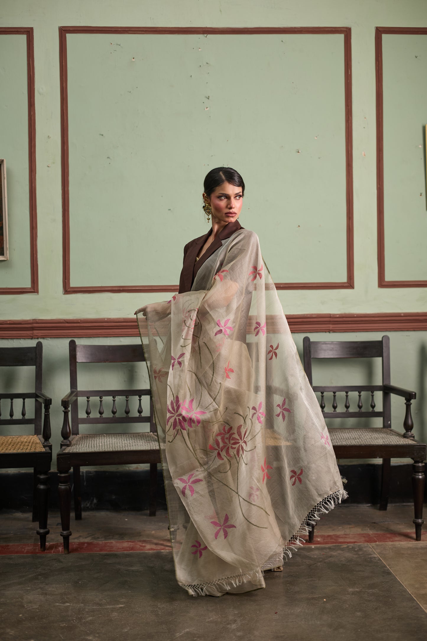 Grey Pure Organza Silk Jamdani Handloom Saree