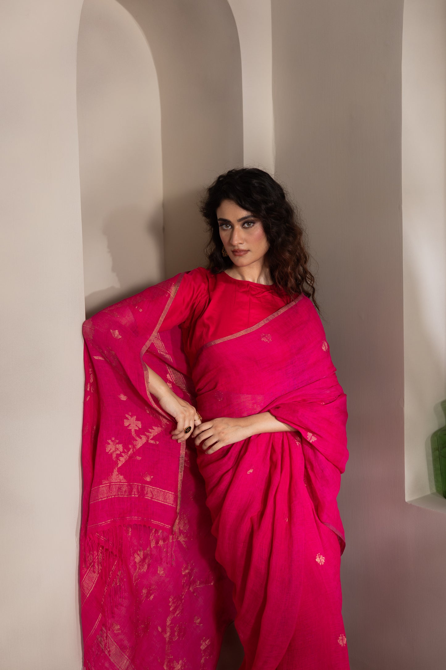 Fuchsia Pure Linen Jamdani Handloom Saree