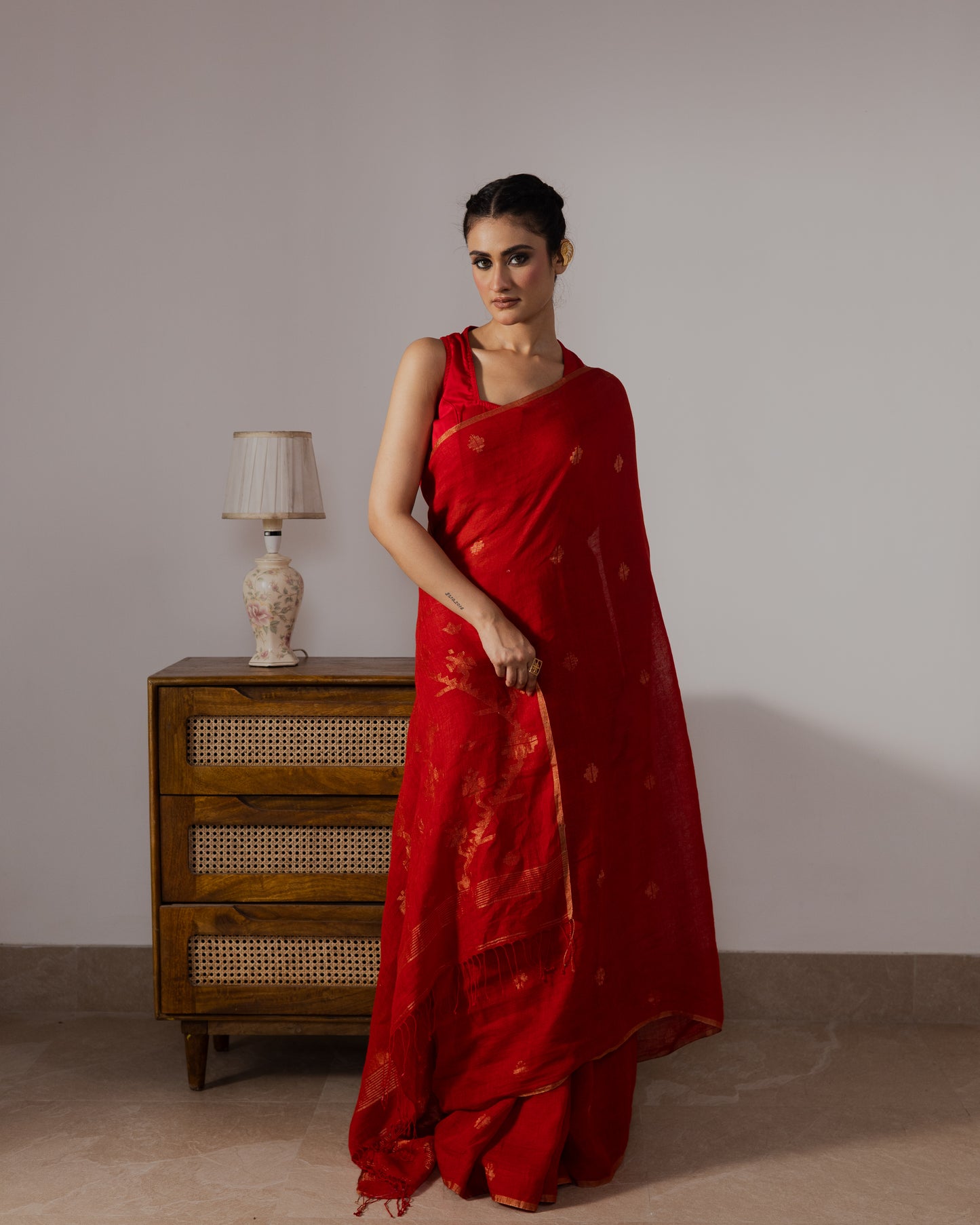 Red Pure Linen Jamdani Handloom Saree