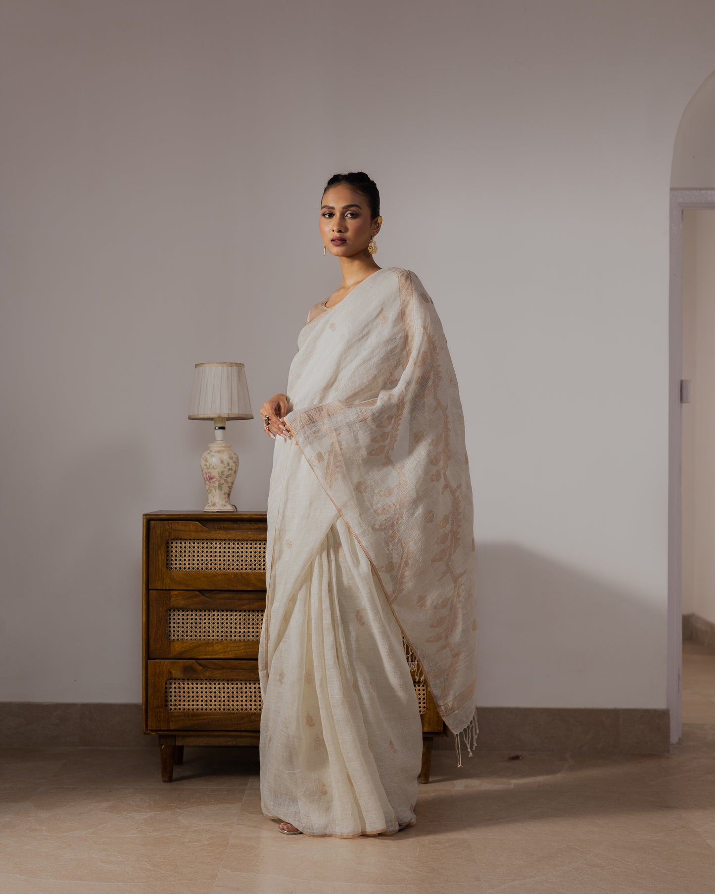 White Pure Linen Jamdani Handloom Saree