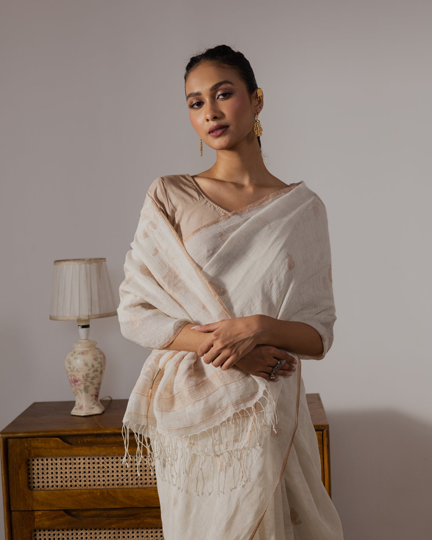 White Pure Linen Jamdani Handloom Saree