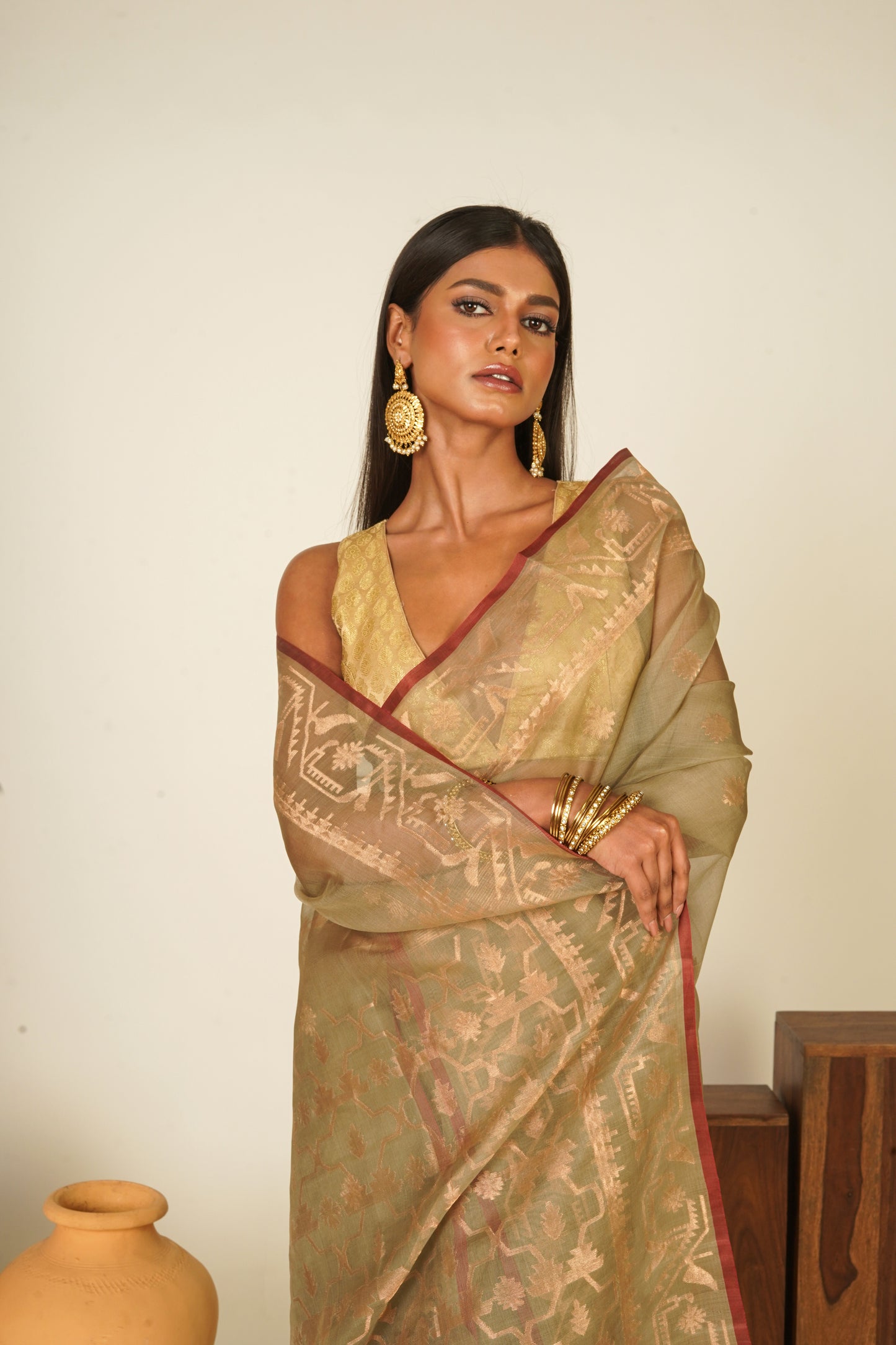 Moss Green Pure Organza Traditional Jamdani Handloom Saree(Pre-Order)