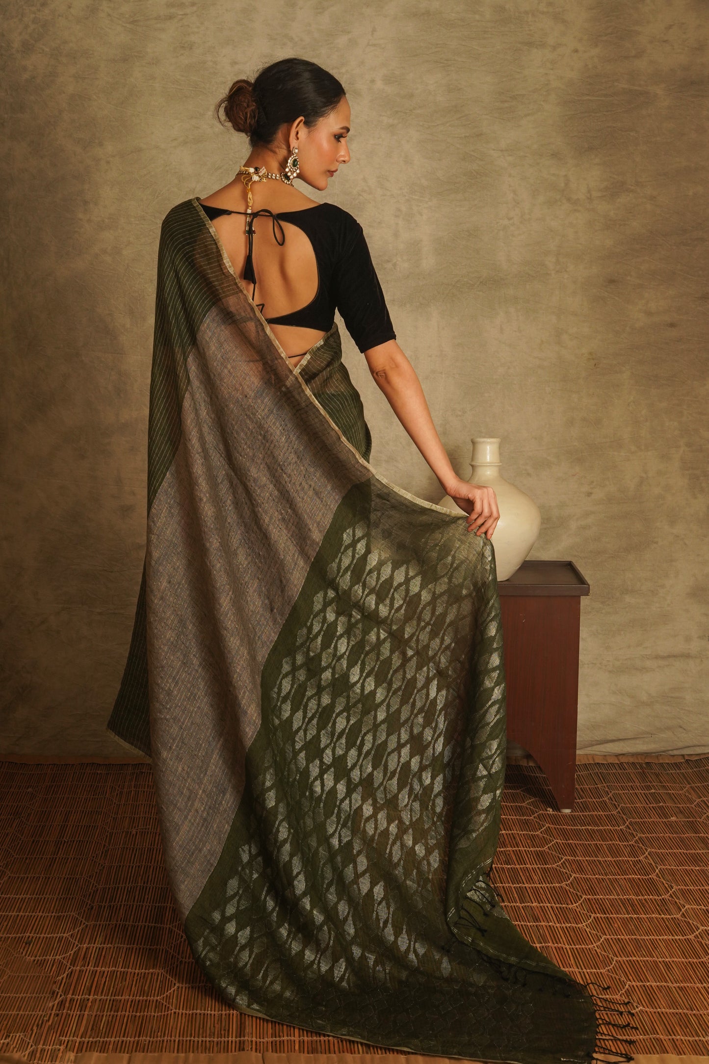 Green and Grey Pure Linen Jamdani Handloom Saree