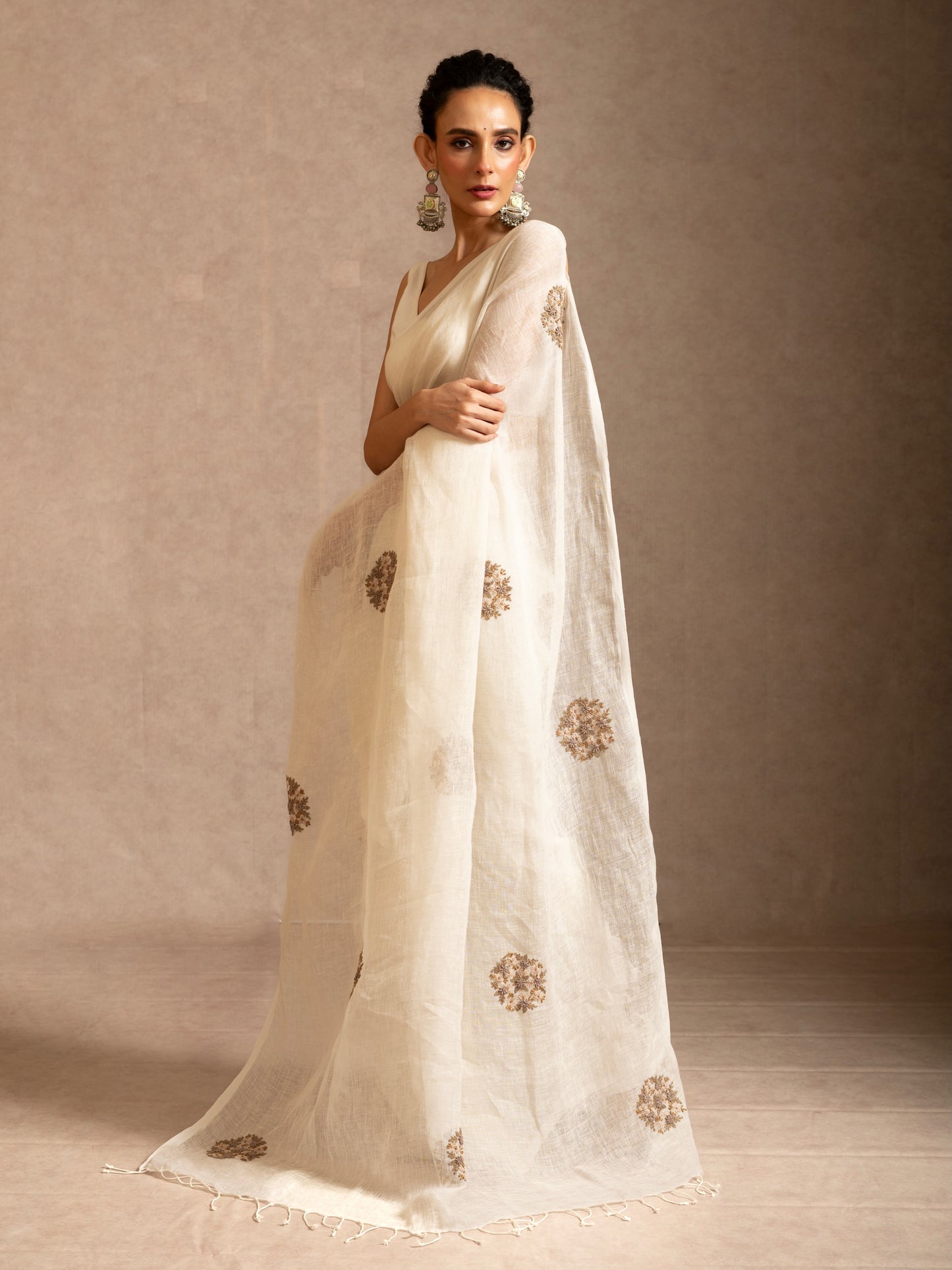 White Pure Linen Embroidery Handloom Saree