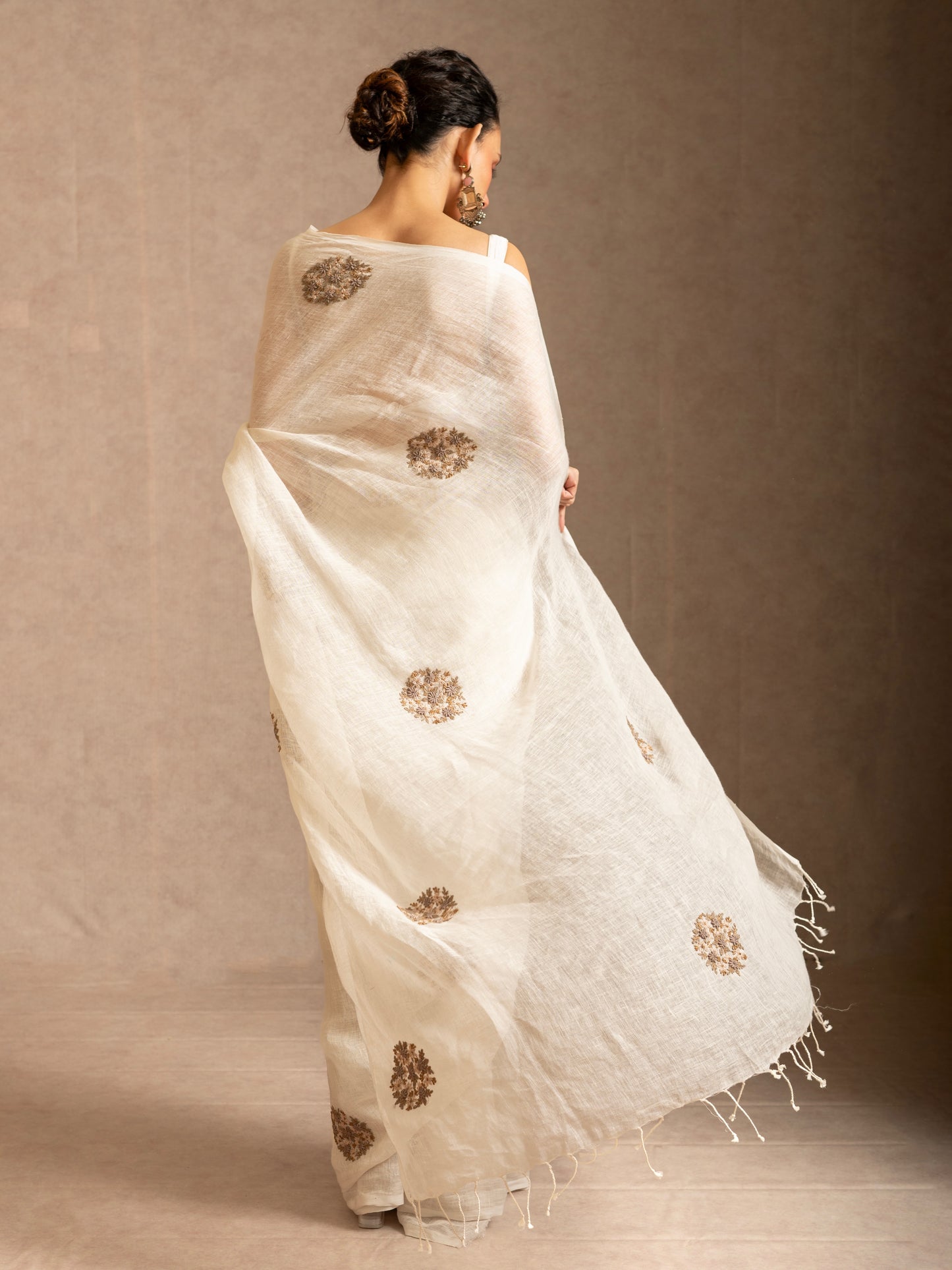 White Pure Linen Embroidery Handloom Saree