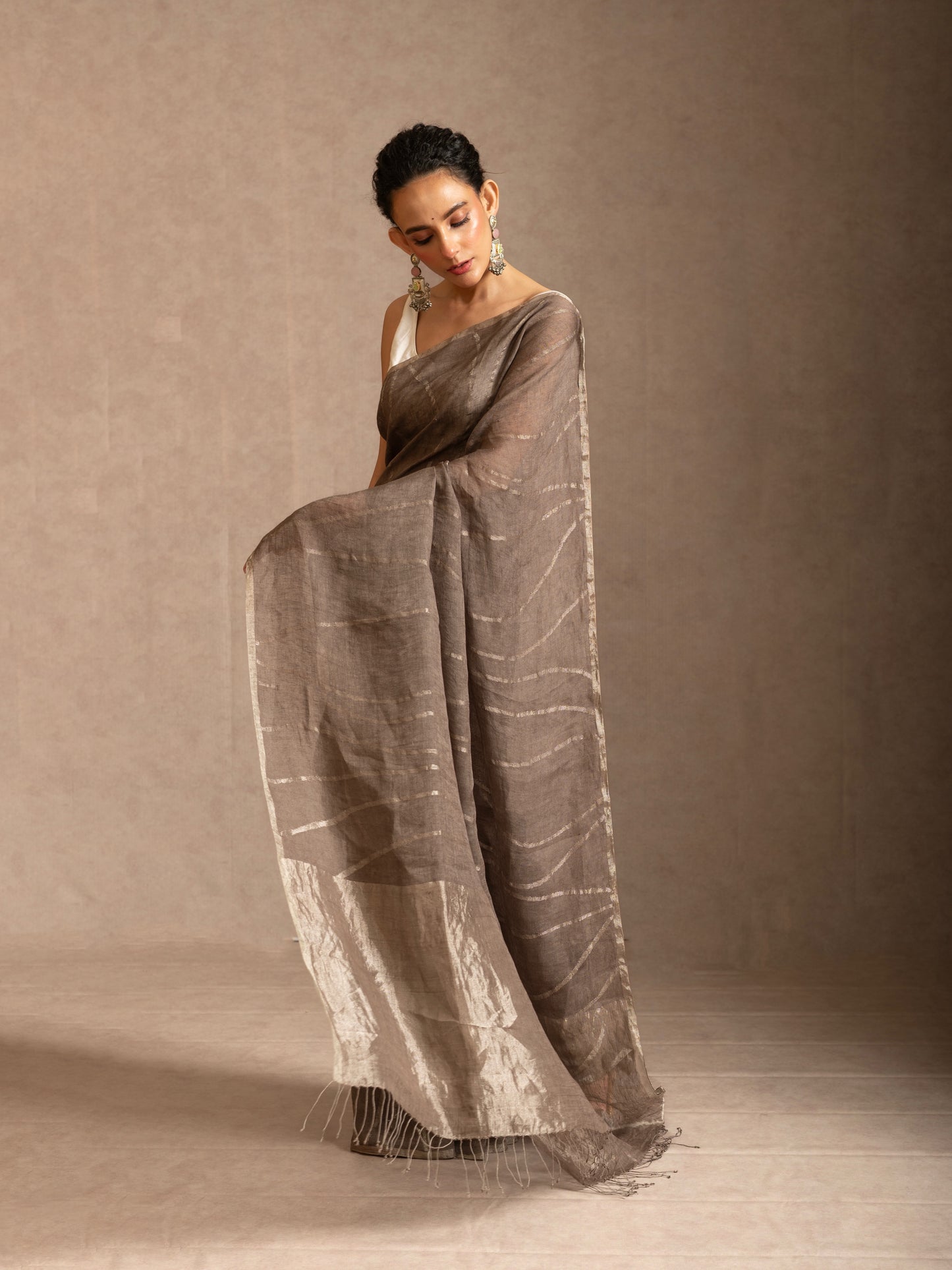 Grey Pure Linen Jamdani Handloom Saree