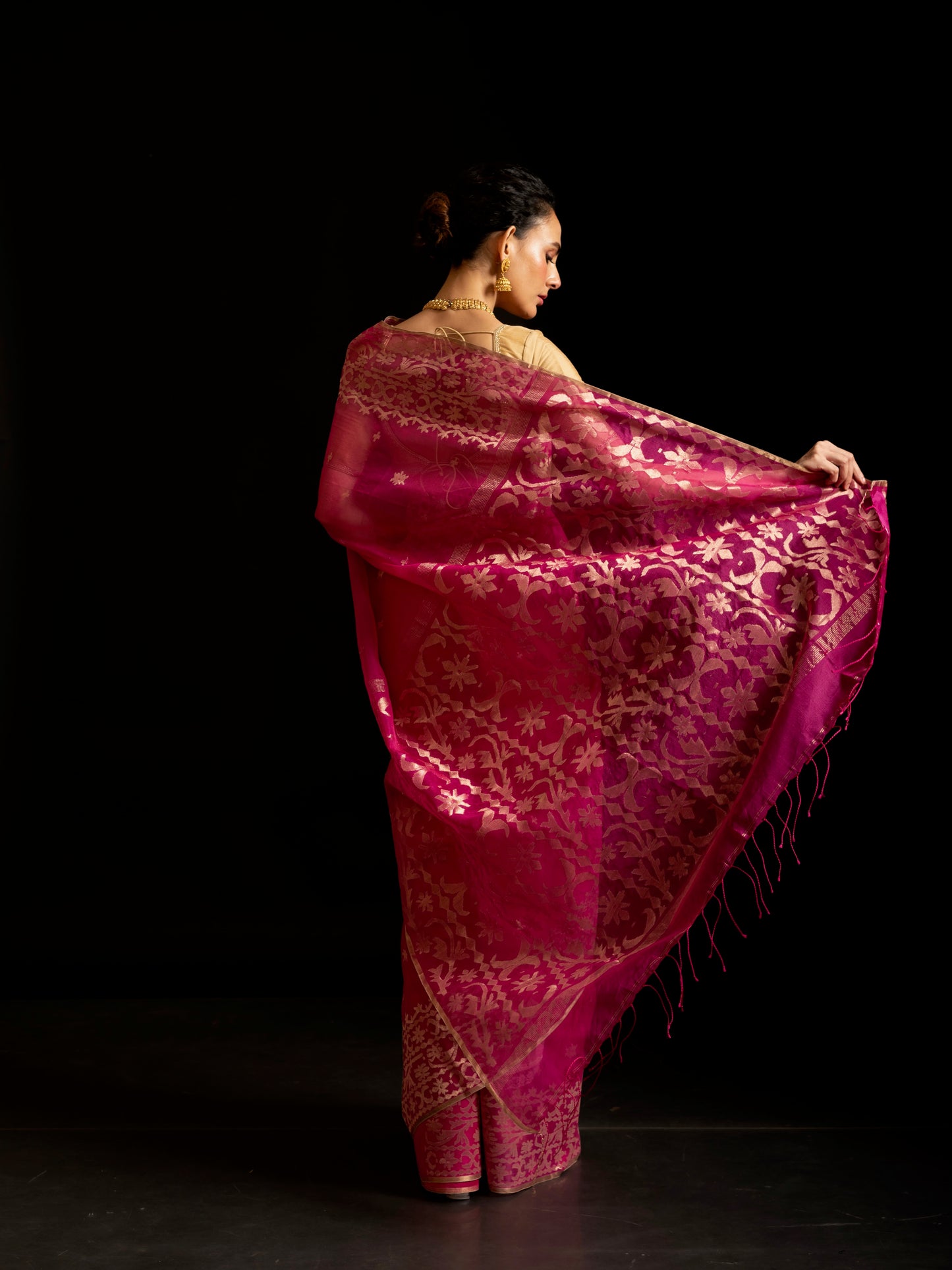 Fuchsia Pure Organza Silk Traditional Jamdani Saree