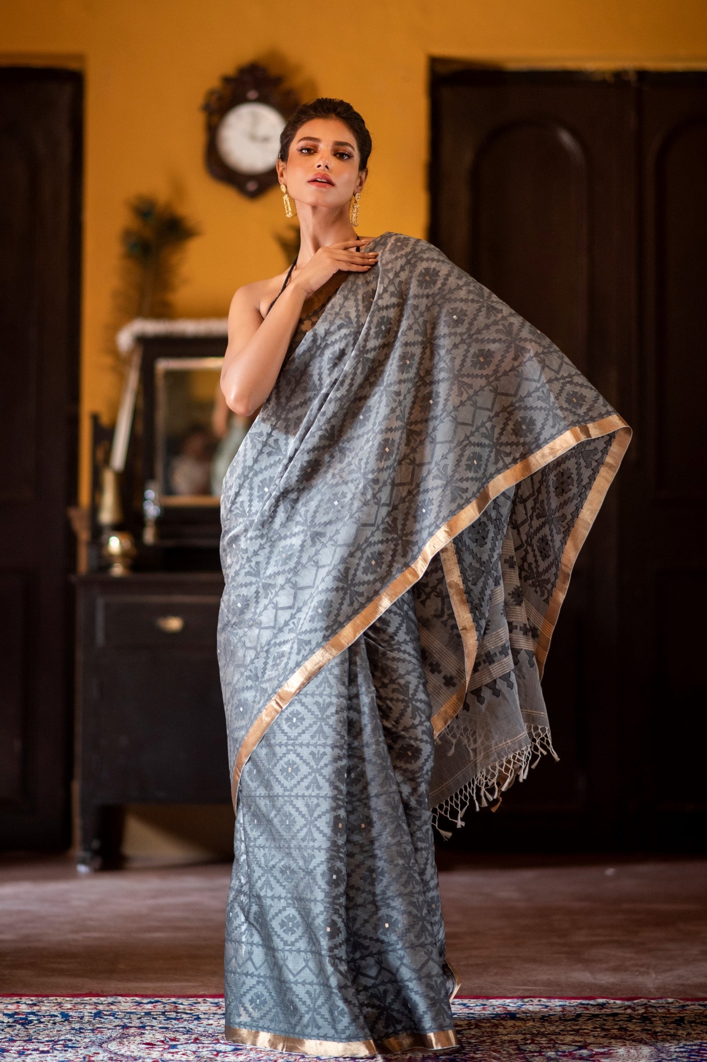 Grey Pure Organza Traditional Jamdani Handloom Saree (Pre-Order)