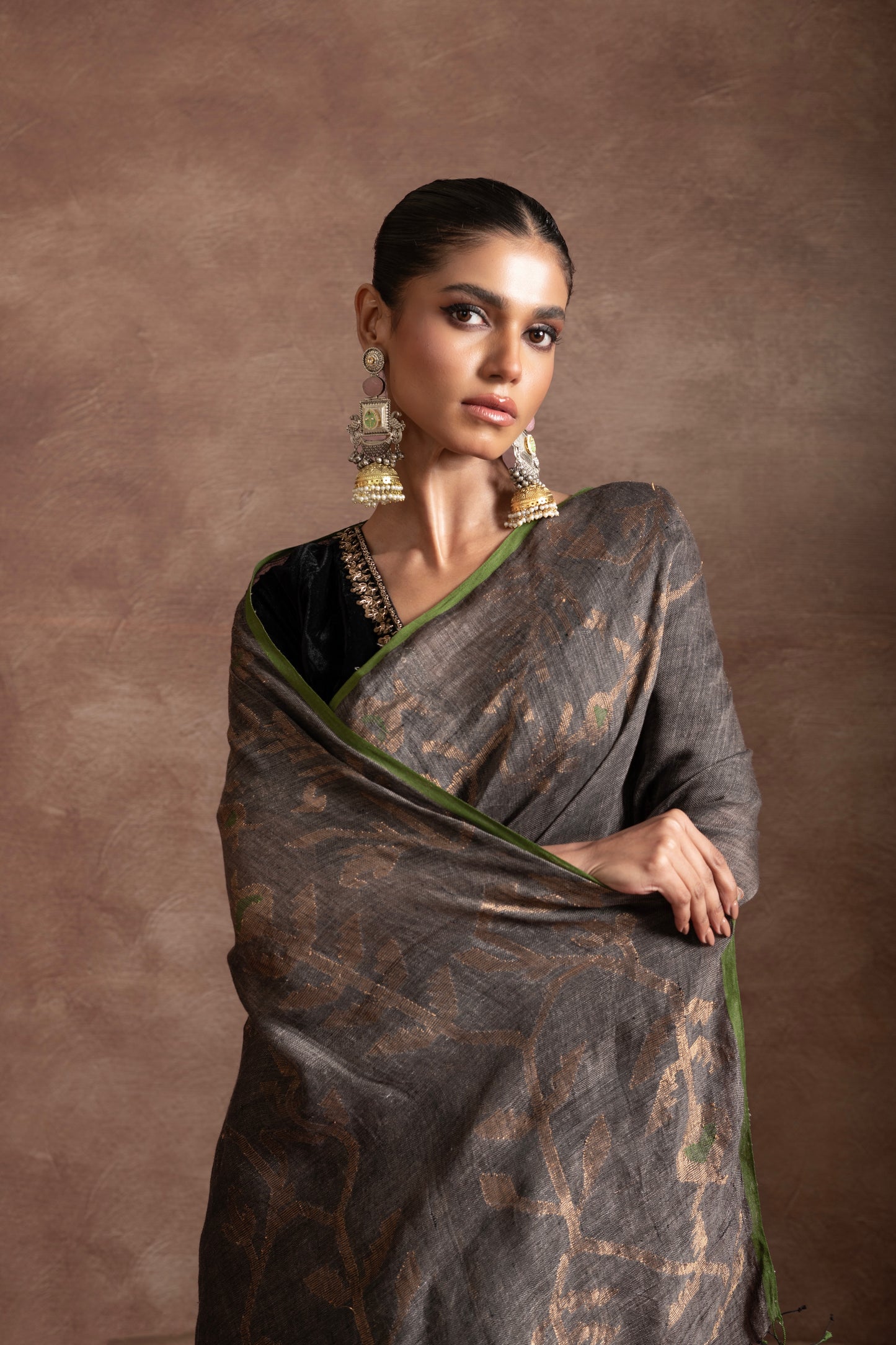 Grey Pure Linen Traditional Jamdani Handloom Saree