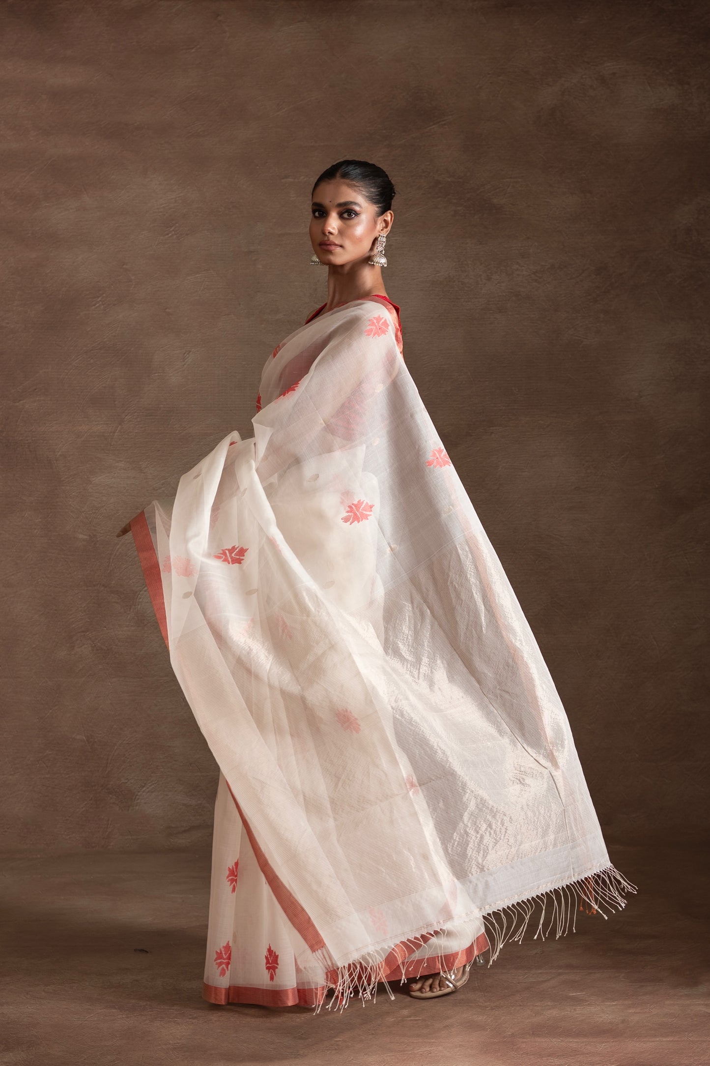 White and Red Pure Organza Silk Jamdani Handloom Saree