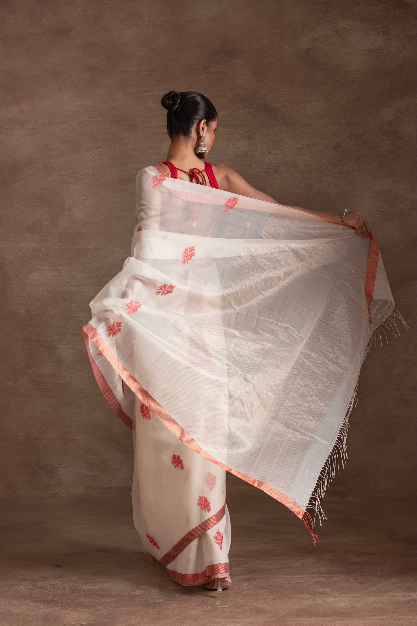 White and Red Pure Organza Silk Jamdani Handloom Saree