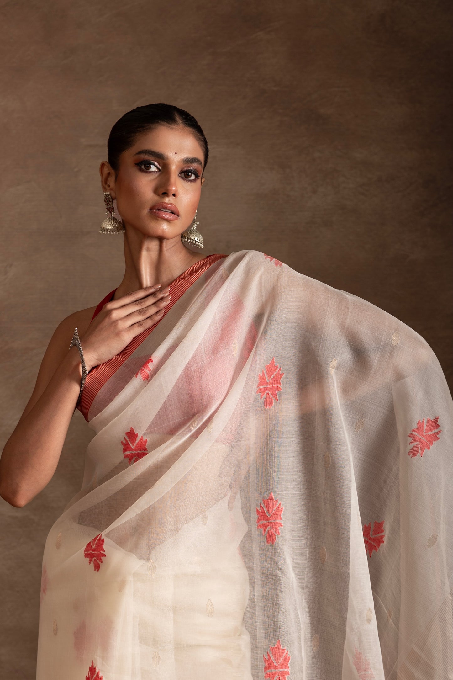 White and Red Pure Organza Silk Jamdani Handloom Saree