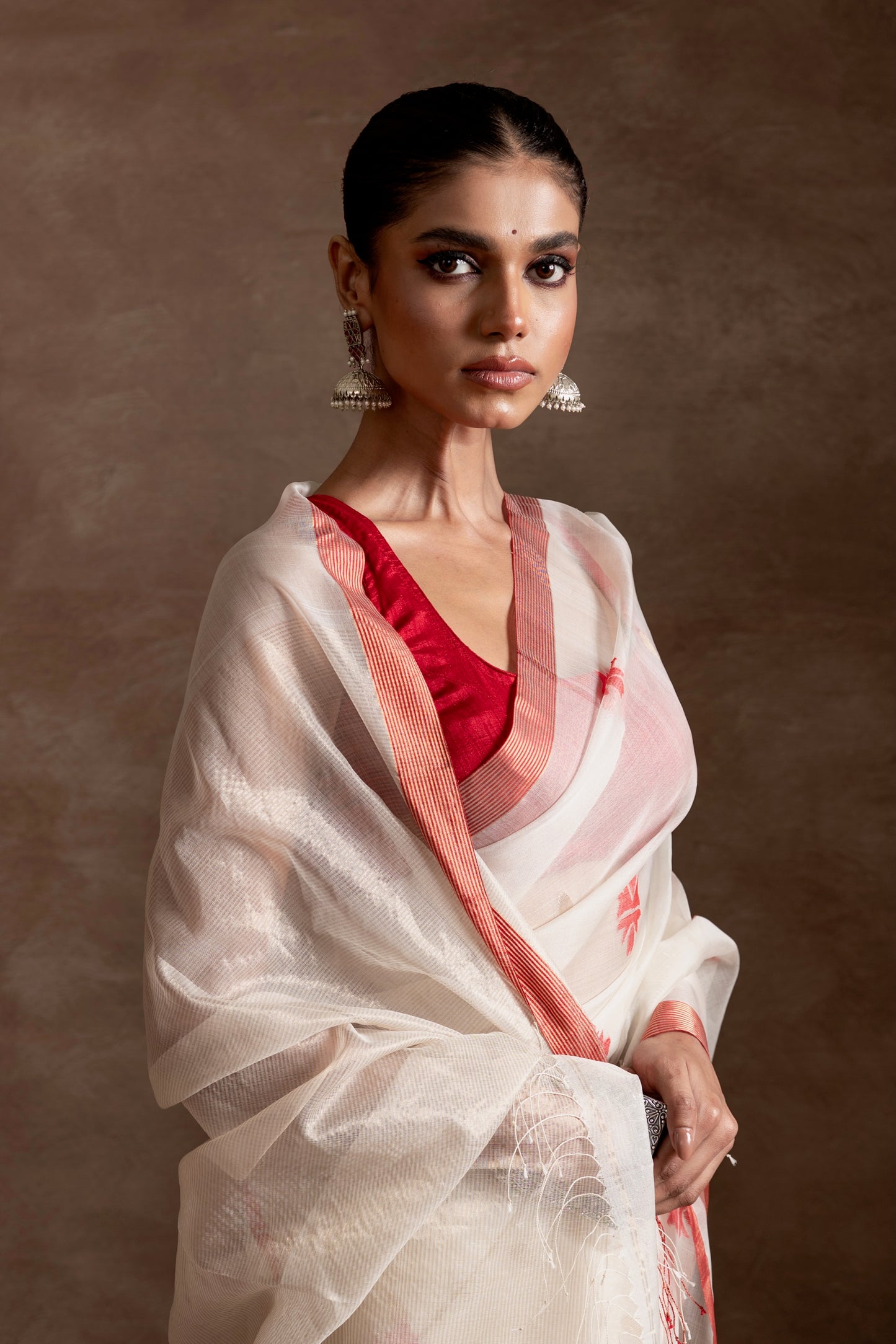 White and Red Pure Organza Silk Jamdani Handloom Saree