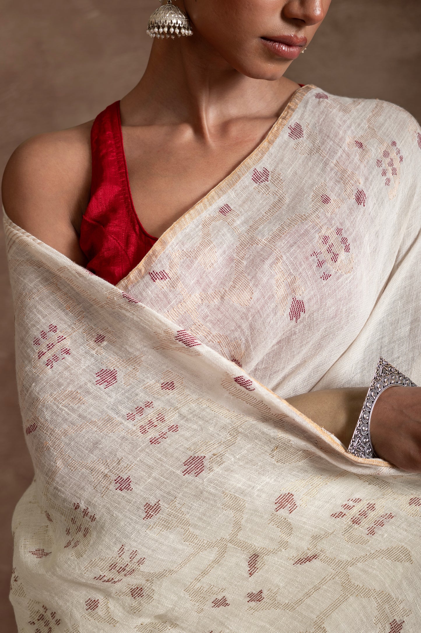 White Pure Linen Traditional Jamdani Handloom Saree