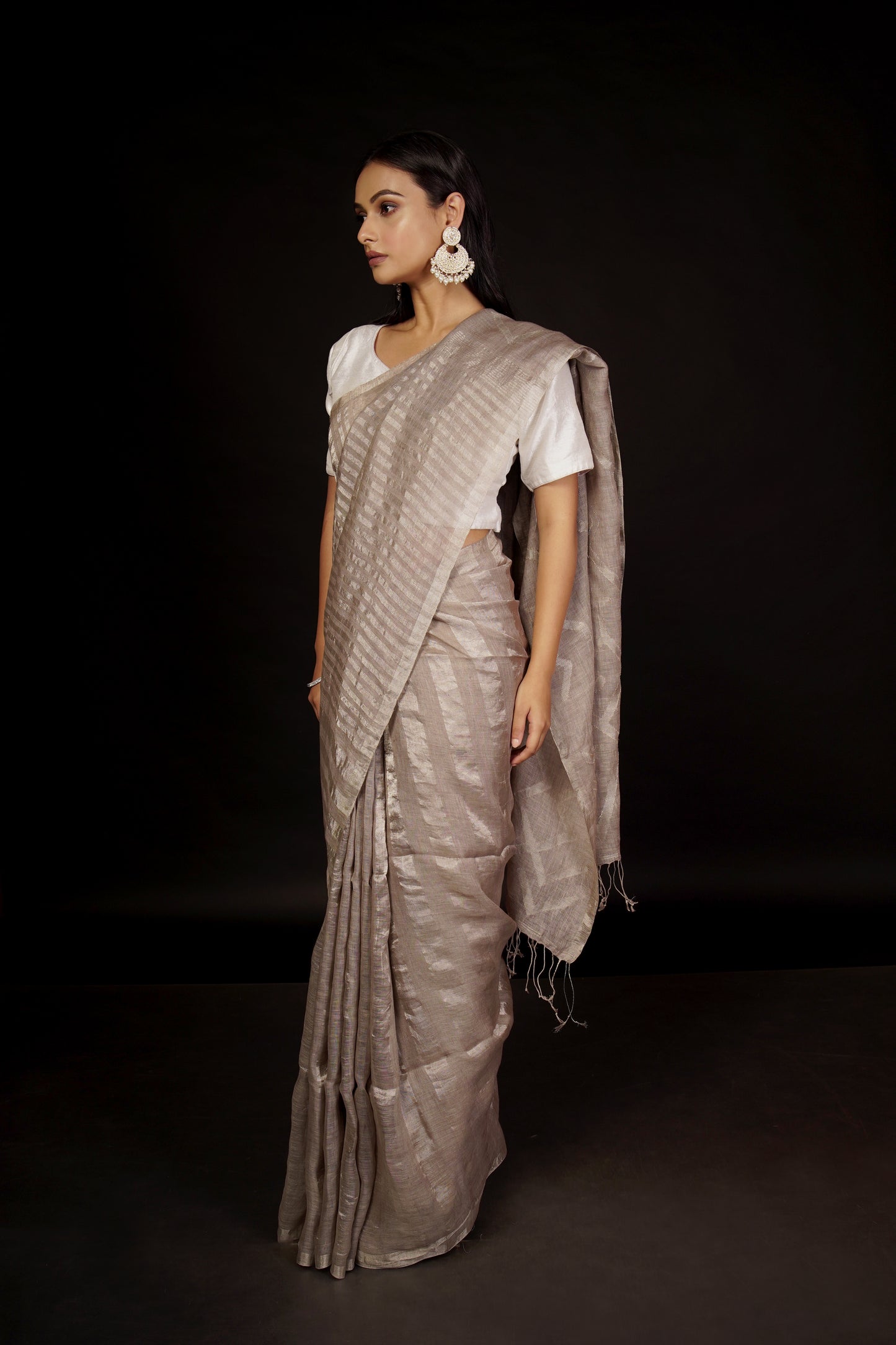 Grey Pure Linen Jamdani Handloom Saree