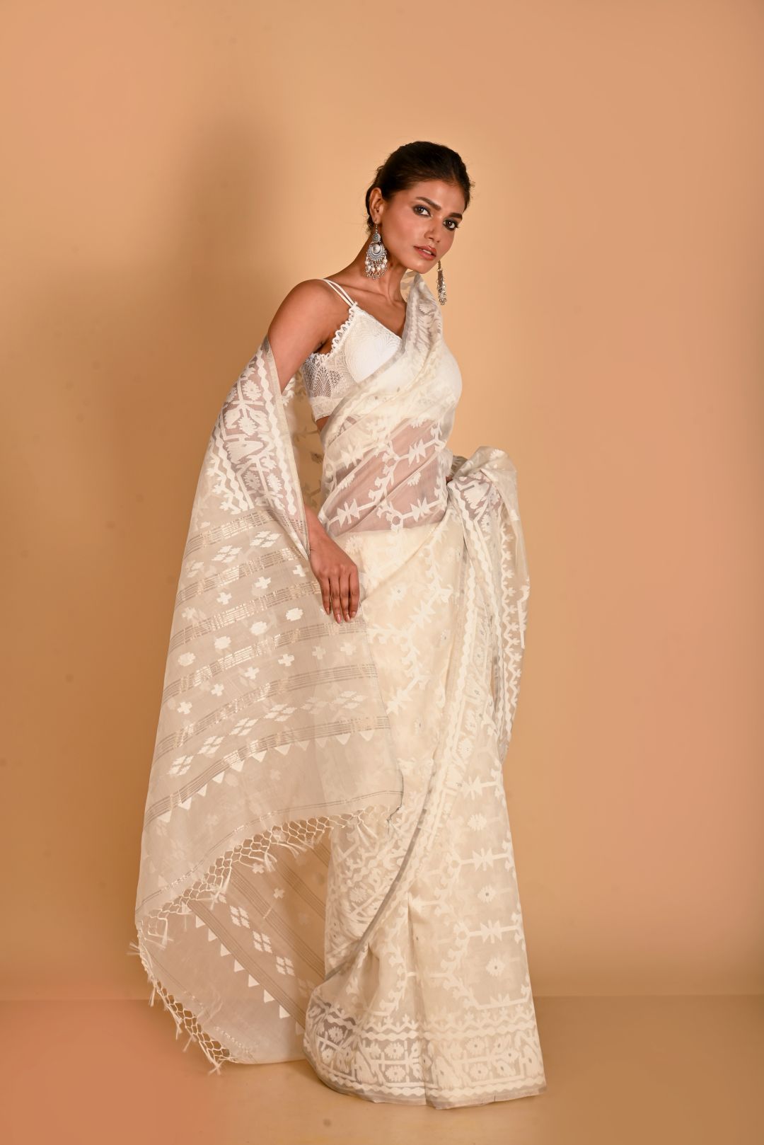 White Pure Organza Silk Traditional Jamdani Handloom Saree(Pre-Order)