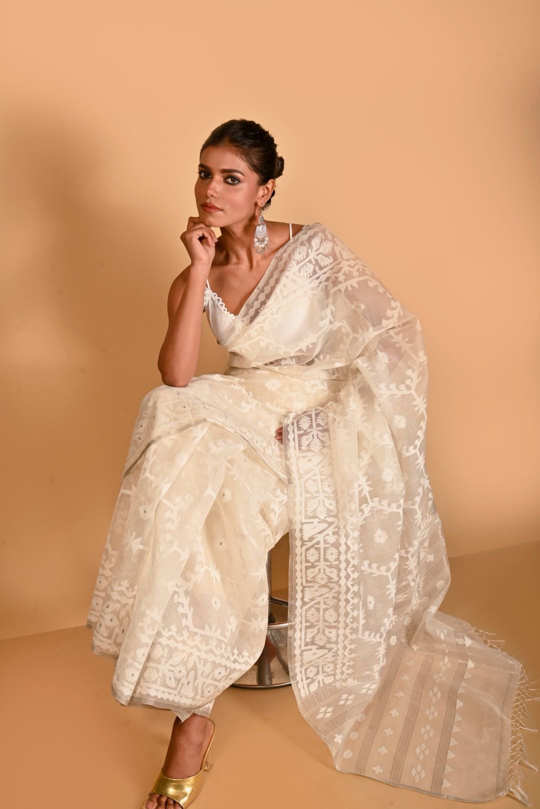 White Pure Organza Silk Traditional Jamdani Handloom Saree(Pre-Order)