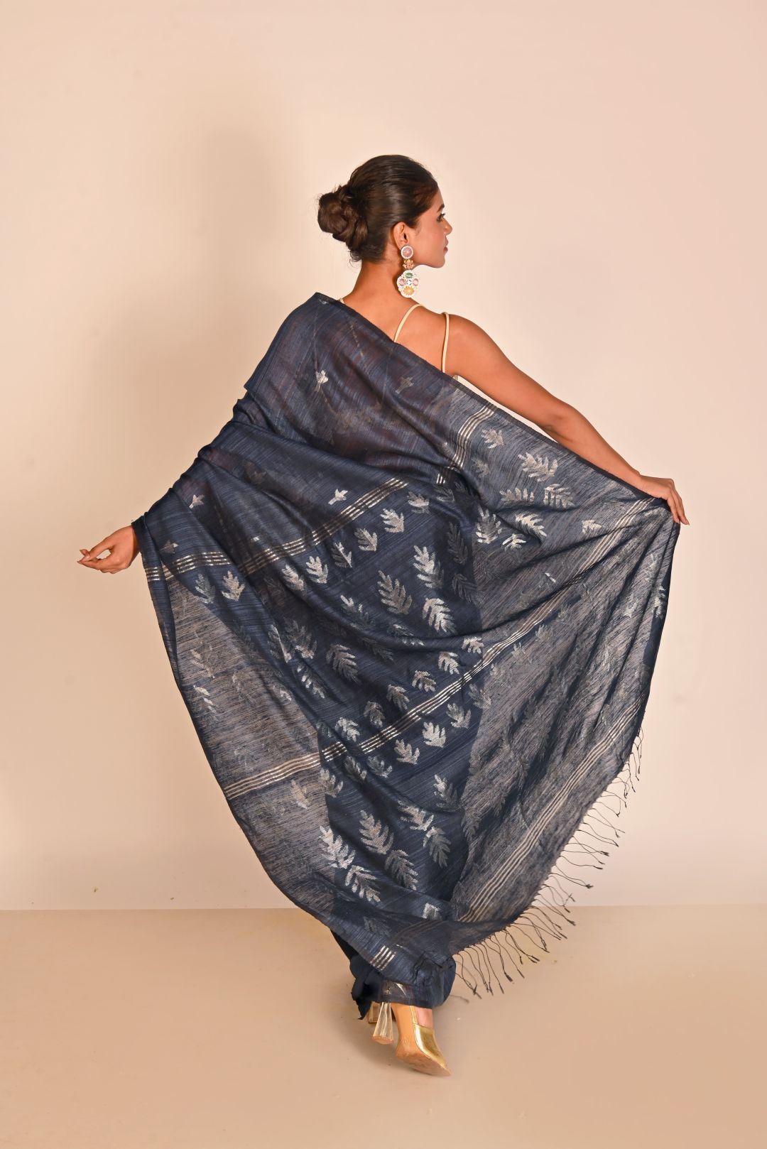 Indigo Pure Matka Silk Jamdani Handloom Saree