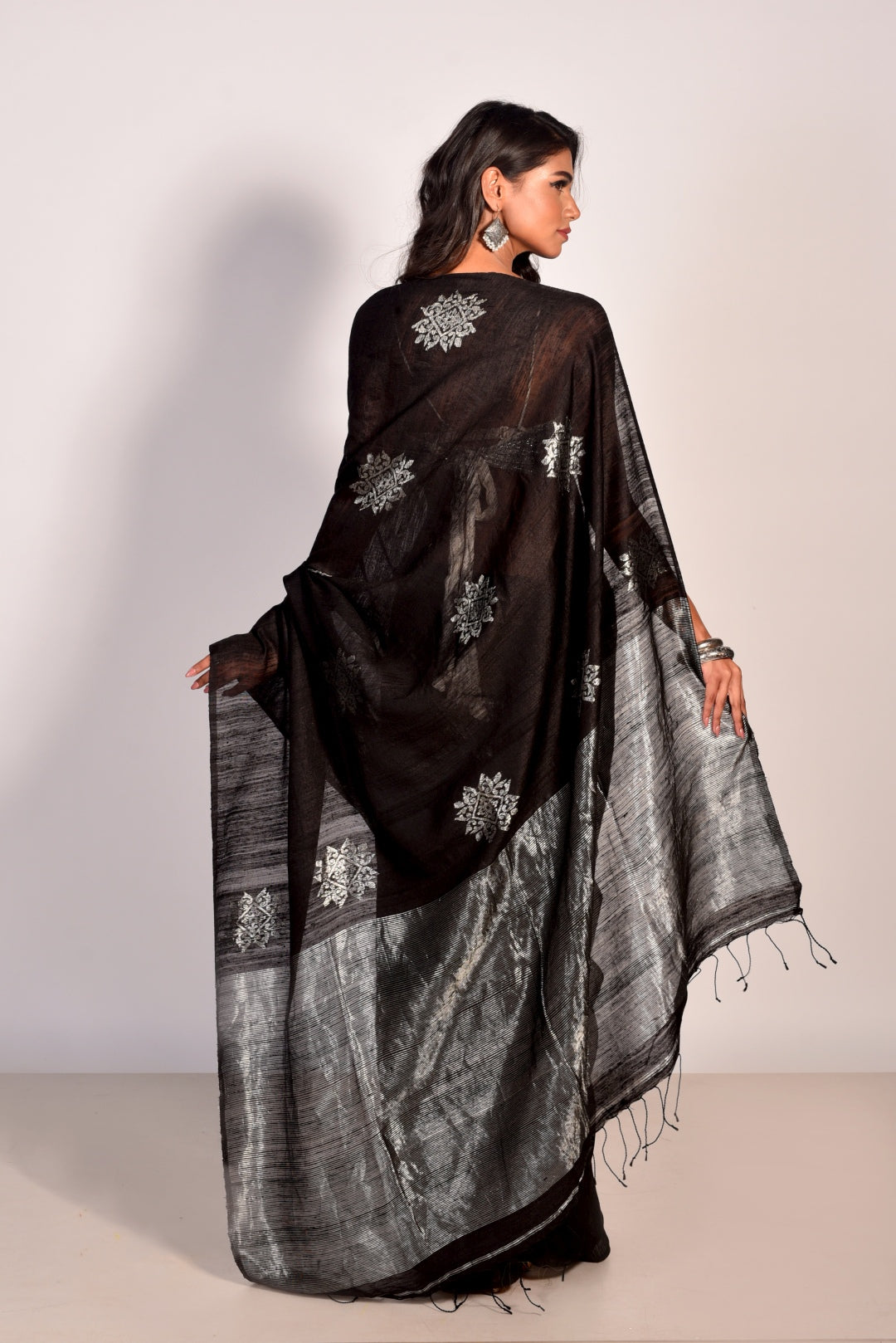 Black Pure Matka Jamdani Handloom Saree