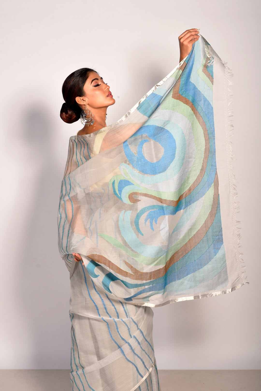 White Organza Silk Jamdani Handloom Saree