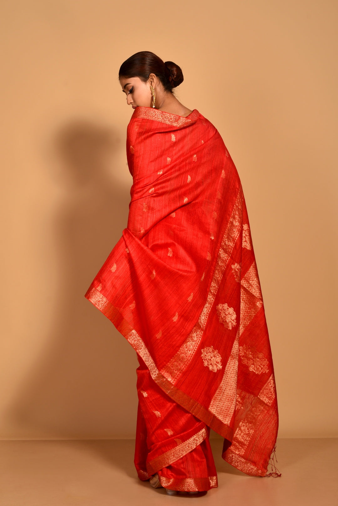 Red Pure Matka Silk Banarasi Handloom Saree