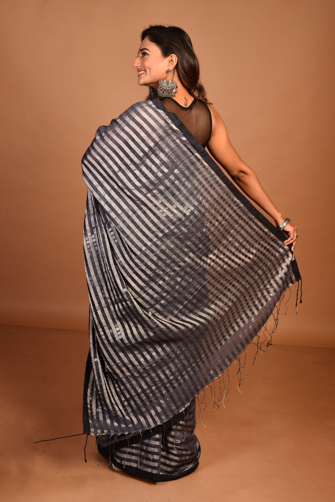 Grey and Silver Pure Matka Silk Handloom Saree